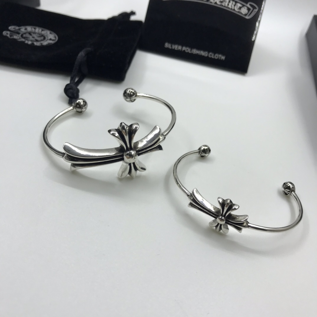 NO:104270,Chrome Hearts Croheart men and women couples retro cross opening bracelet, Croheart bracelet, chrome hearts, chrome hearts, bracelet19860909Chrome Hearts 克罗心男女情侣款复古十字架开口手镯,克罗心手镯,chrome hearts,chrome hearts,bracelet,Jewelry
