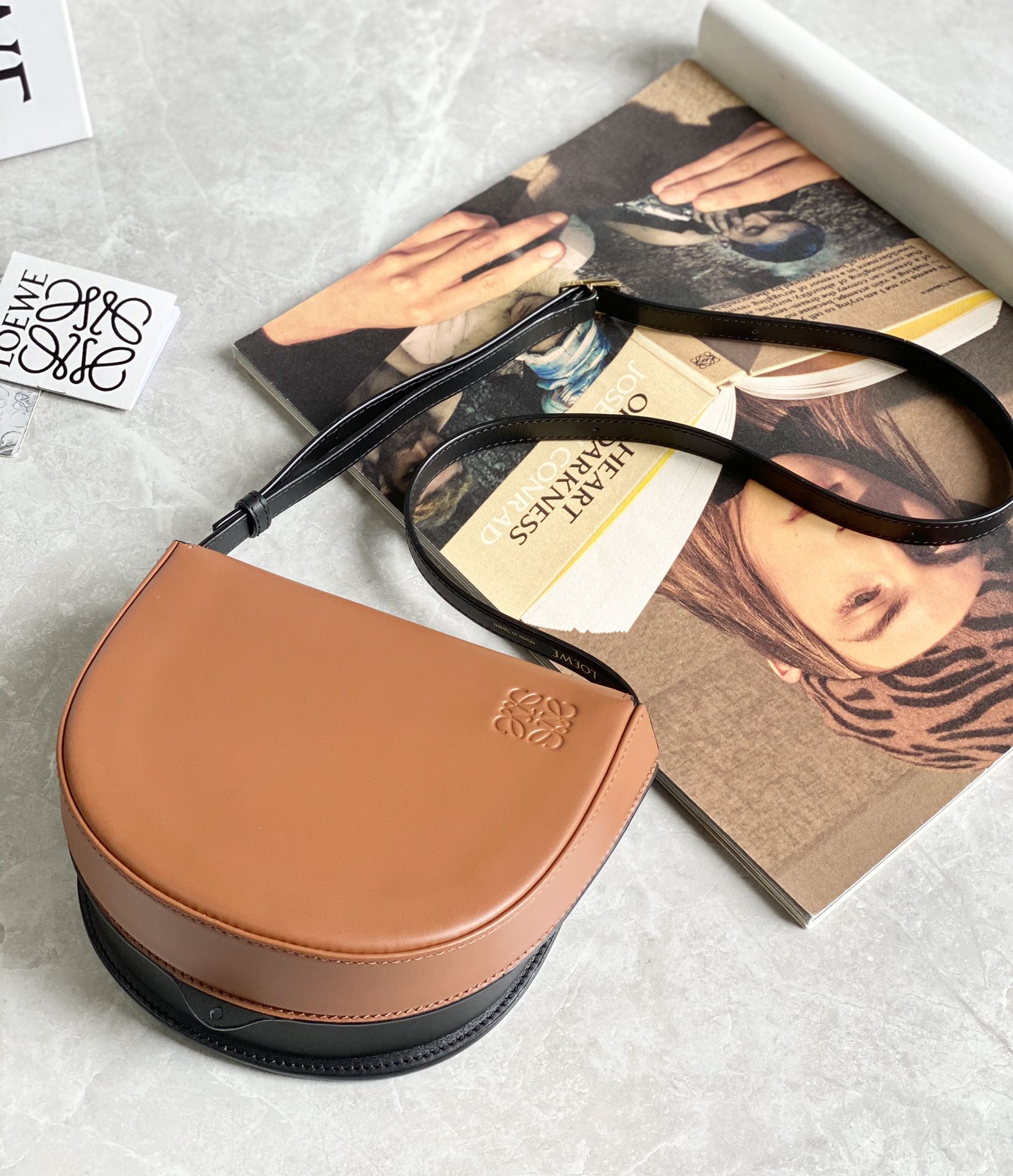 LOEWE罗意威 Heel duo系列单肩包 0508棕黑