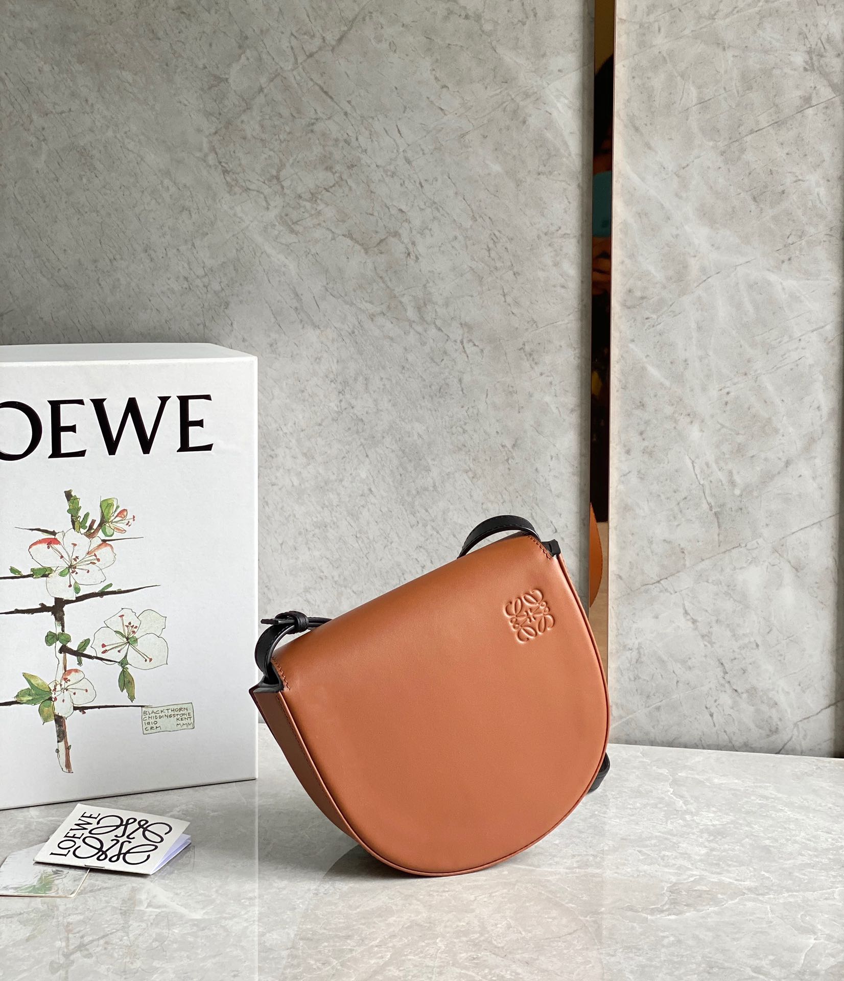 LOEWE罗意威 Heel duo系列单肩包 0508棕黑