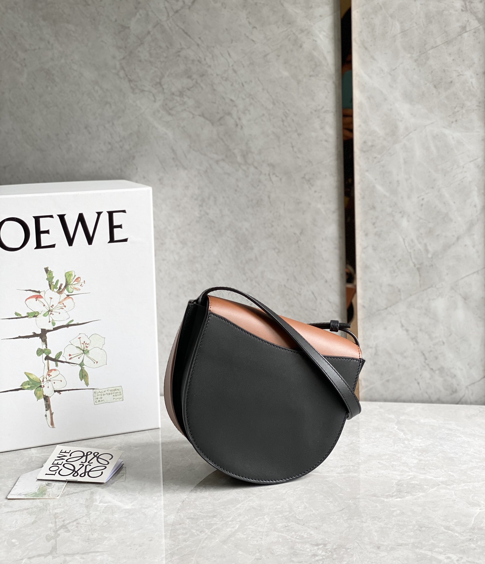 LOEWE罗意威 Heel duo系列单肩包 0508棕黑