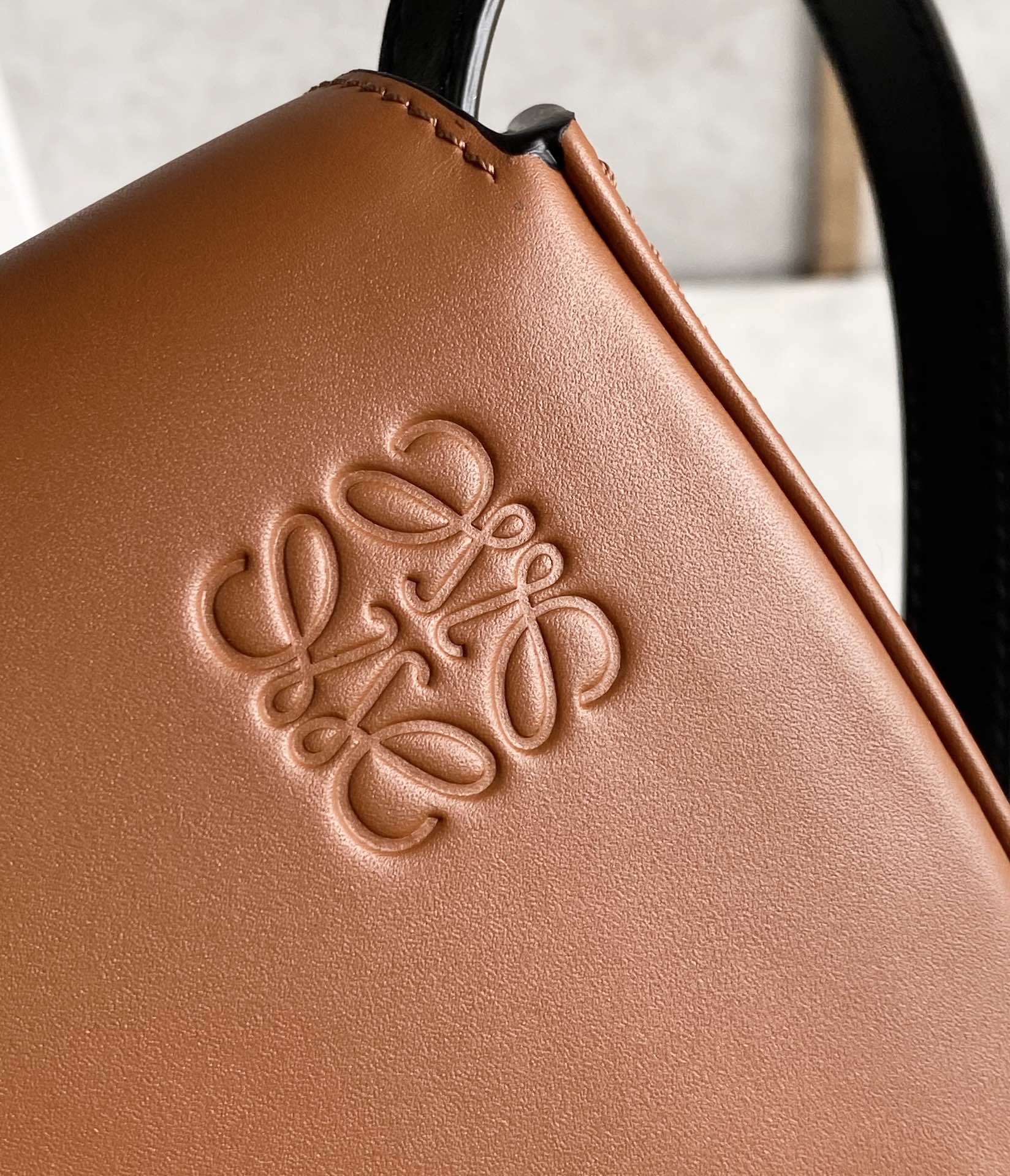 LOEWE罗意威 Heel duo系列单肩包 0508棕黑