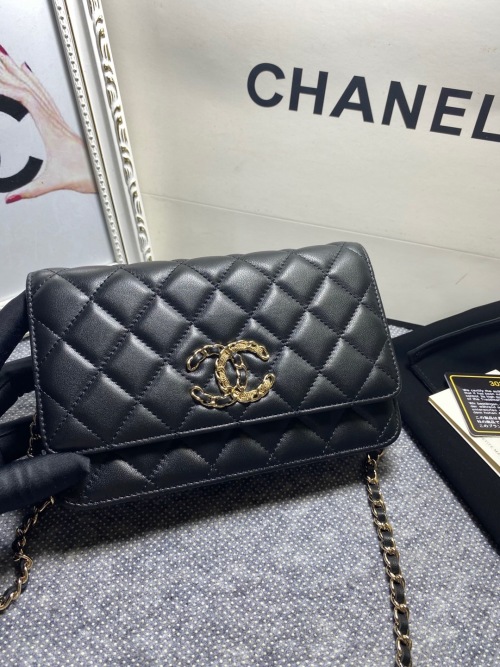 Chanel 2020 Lambskin WOC with Half Leather & Gold Chain - 19cm 1 Chanel 2020 Lambskin WOC with Half Leather & Gold Chain - 19cm