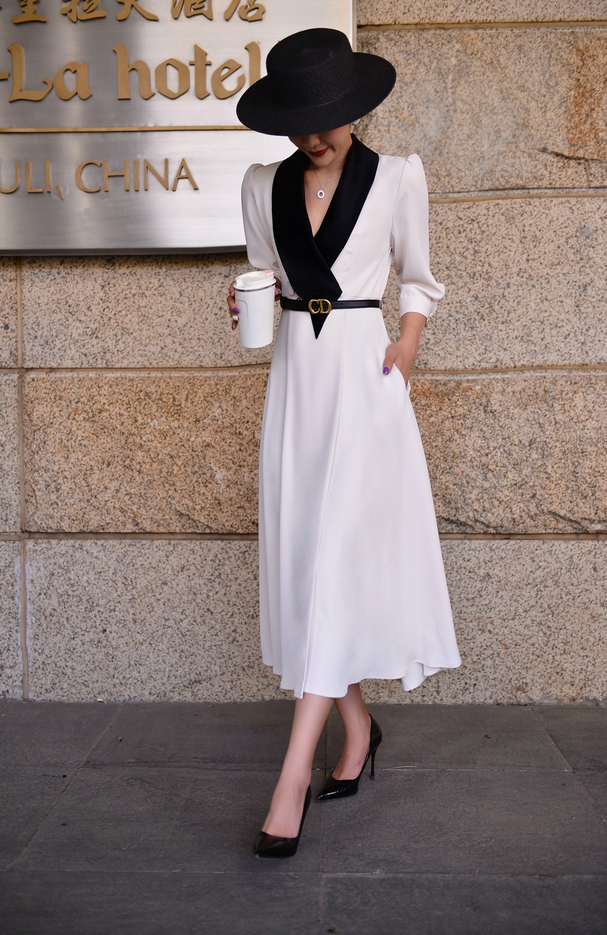 High-Quality Women’s Clothes with Aphrodisiac Collar Dress in Various Sizes and Colors - 图片 4