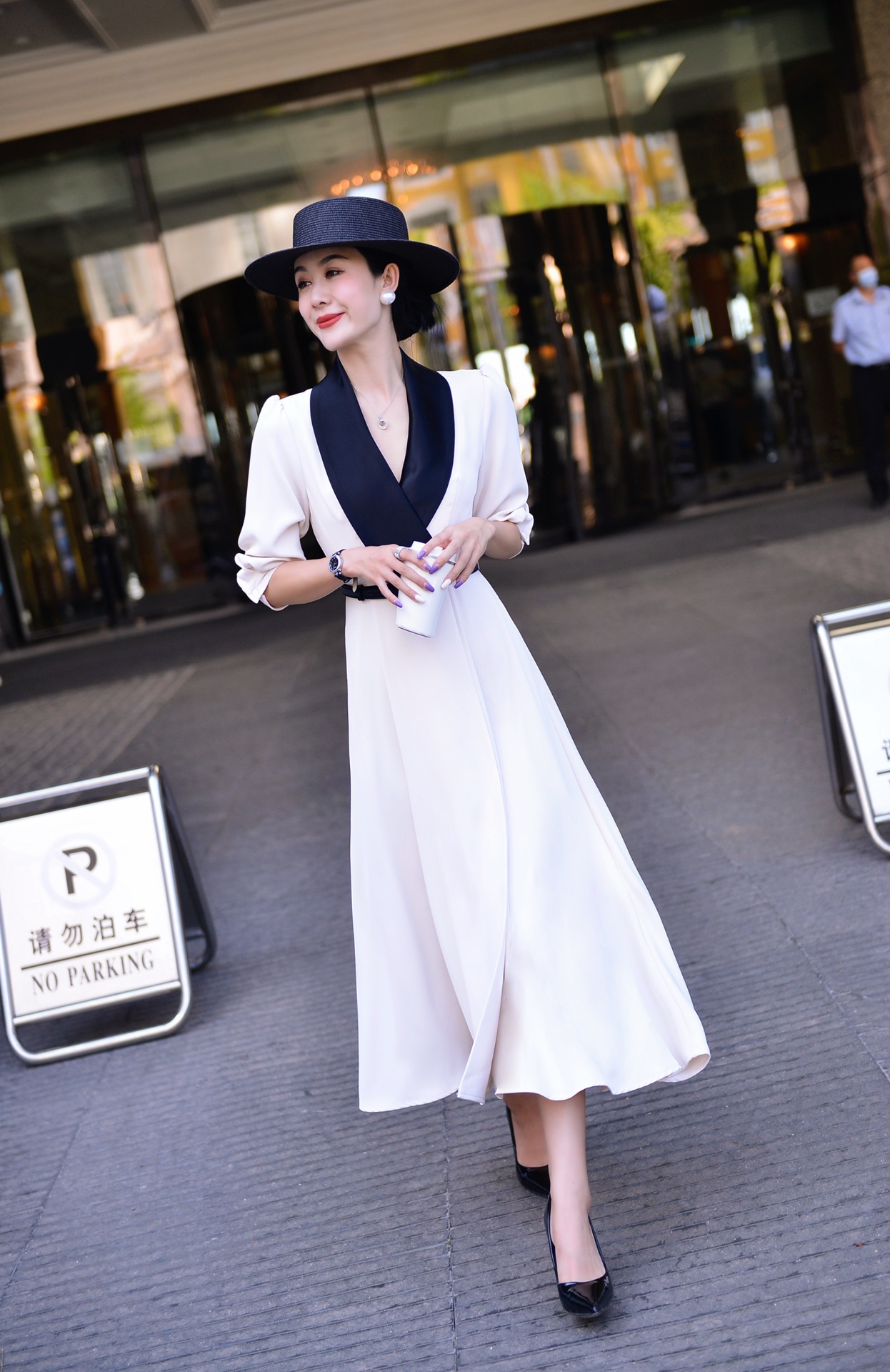 High-Quality Women’s Clothes with Aphrodisiac Collar Dress in Various Sizes and Colors - 图片 7
