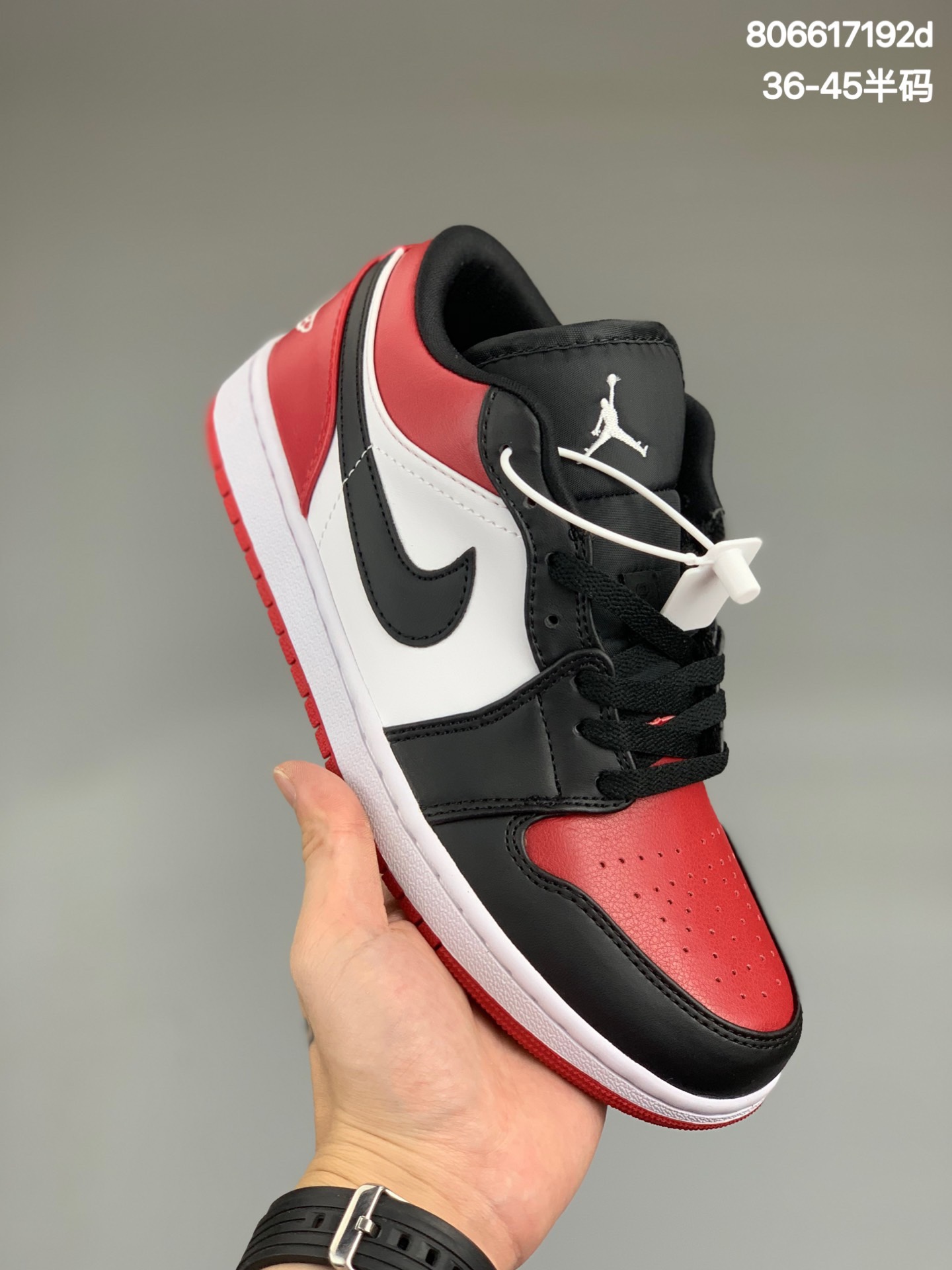 
男女鞋真标半码制#乔丹Air Jordan 1 Low AJ1乔丹一代低帮经典复古文化休闲运动篮球鞋 货号：553558 612
尺码:36-45半码
编码：806617192d