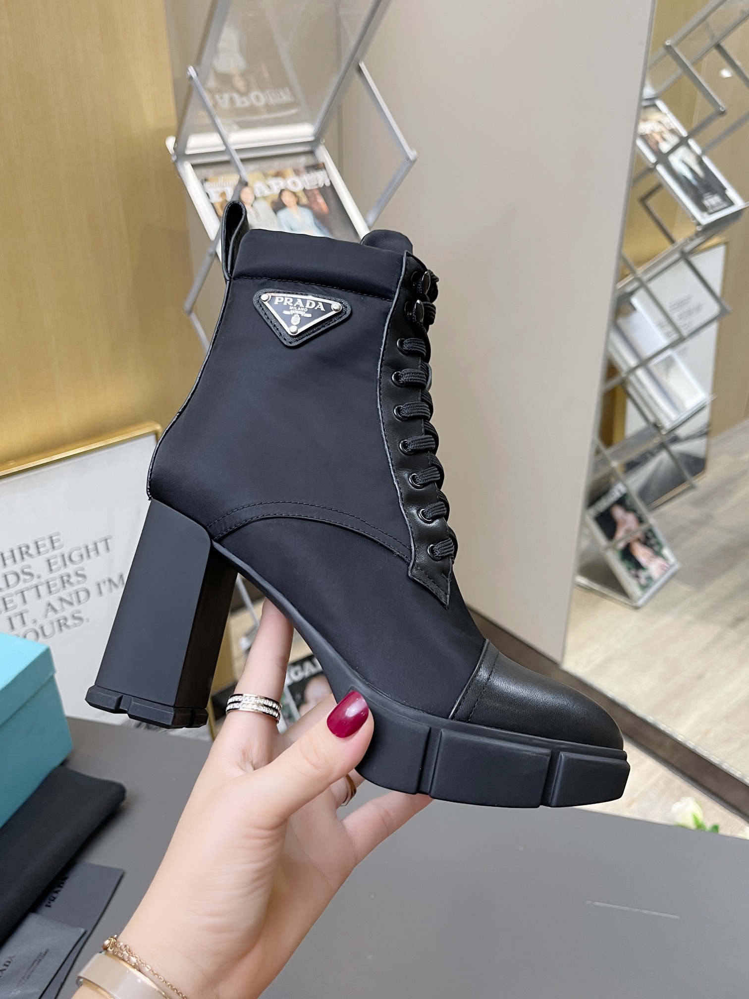 Title: Prada 2021 Winter High-Heel Collection Summary Text: Prada’s 2021 winter collection features high-heeled shoes with TPS plastic, soft TPUs, and - 图片 1