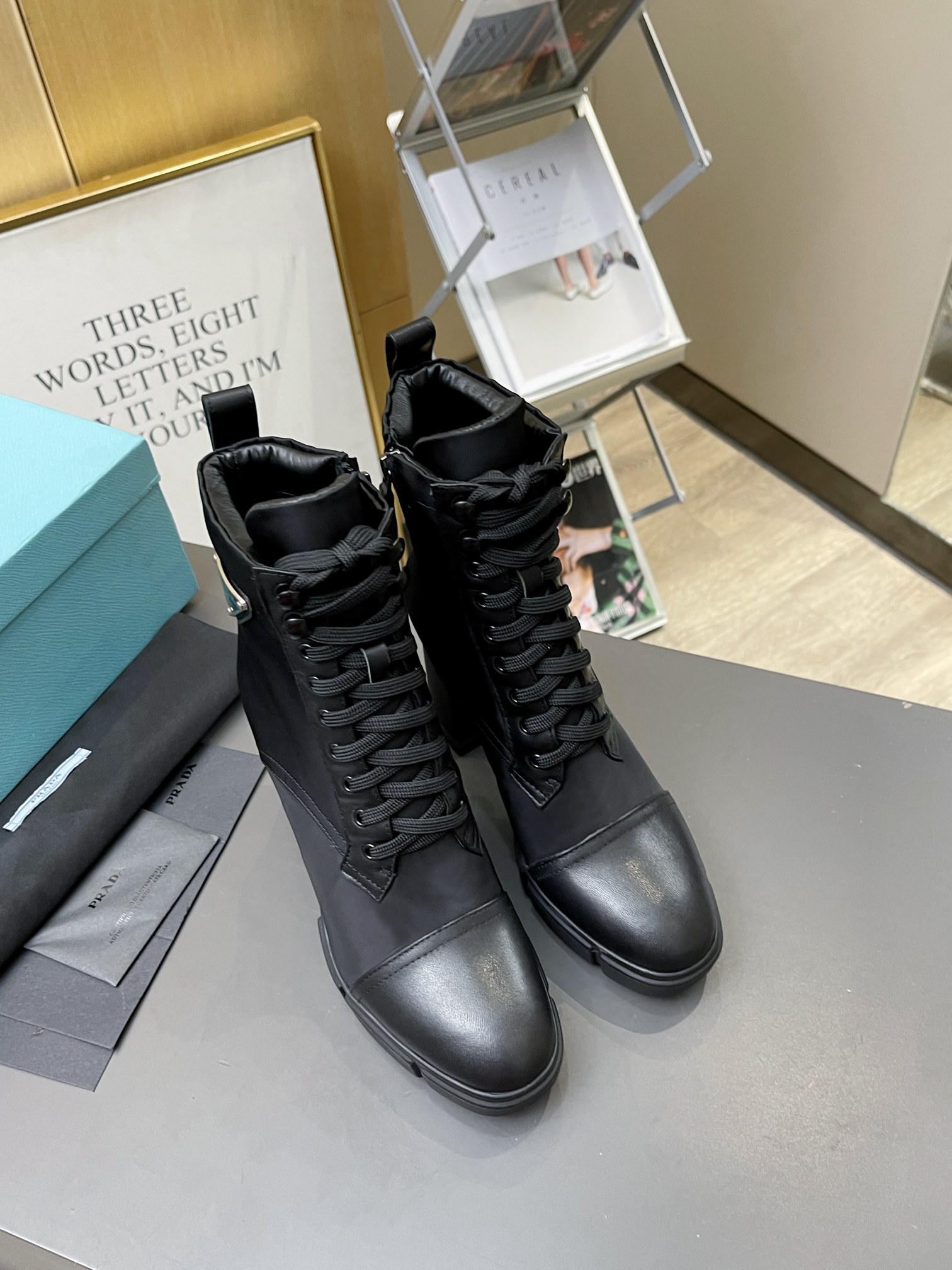 Title: Prada 2021 Winter High-Heel Collection Summary Text: Prada’s 2021 winter collection features high-heeled shoes with TPS plastic, soft TPUs, and - 图片 7
