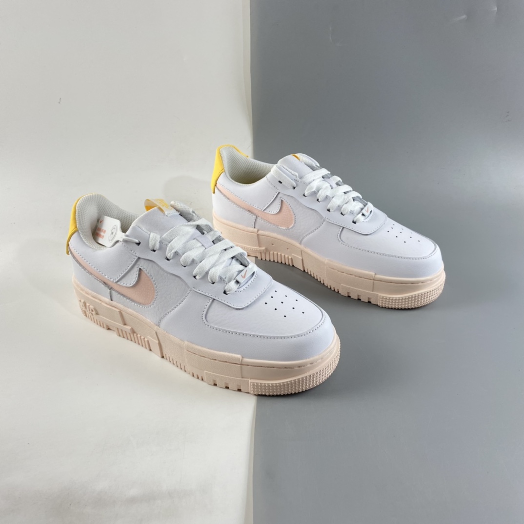 P200  NIKE Air Force 1 Pixel 解构风空军一号低帮休闲板鞋 DM3054-100