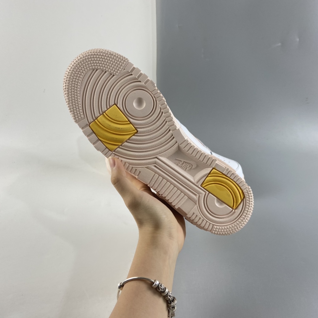P200  NIKE Air Force 1 Pixel 解构风空军一号低帮休闲板鞋 DM3054-100