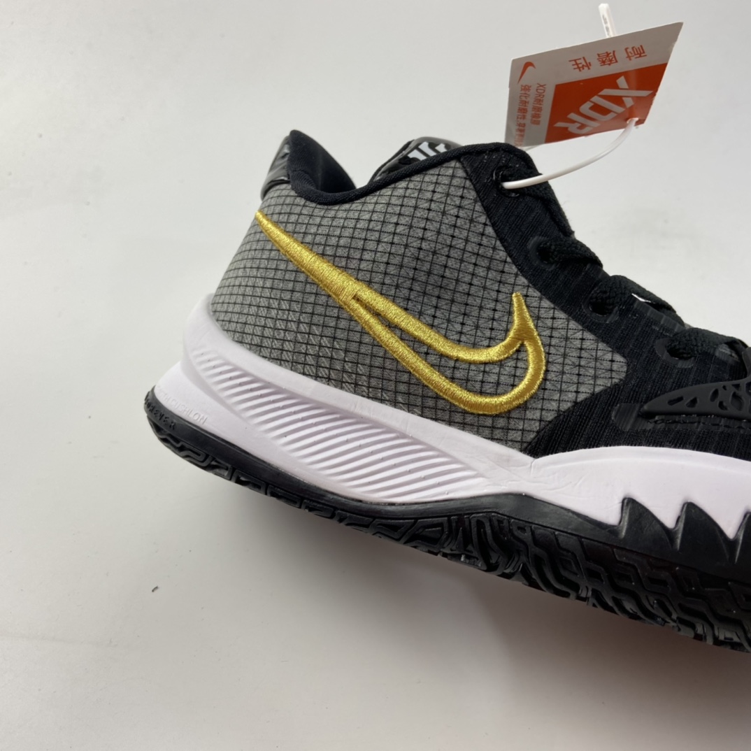 P220  NIKE Kyrie Low 4 EP 欧文4代低帮实战篮球鞋 CZ0105-001