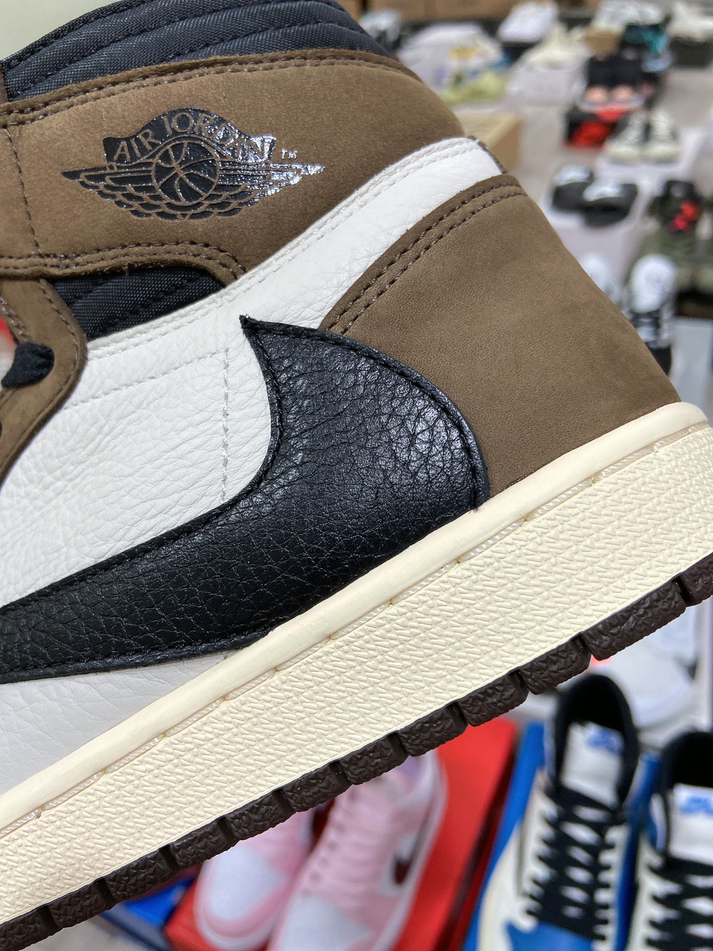 400Travis Scott x Air Jordan AJ1 High OG TS SP 联名深棕倒勾高帮 CD4487-100-莆田鞋,莆田鞋货源,高仿鞋,高仿鞋货源,安福档口,莆田高仿鞋,莆田鞋批发,高仿鞋批发,莆田高仿运动鞋,高仿运动鞋,莆田运动鞋 400Travis Scott x Air Jordan AJ1 High OG TS SP 联名深棕倒勾高帮 CD4487-100