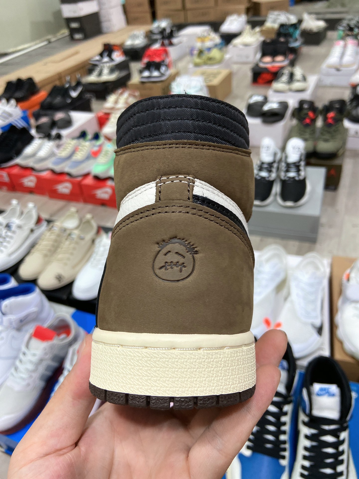 400Travis Scott x Air Jordan AJ1 High OG TS SP 联名深棕倒勾高帮 CD4487-100-莆田鞋,莆田鞋货源,高仿鞋,高仿鞋货源,安福档口,莆田高仿鞋,莆田鞋批发,高仿鞋批发,莆田高仿运动鞋,高仿运动鞋,莆田运动鞋 400Travis Scott x Air Jordan AJ1 High OG TS SP 联名深棕倒勾高帮 CD4487-100