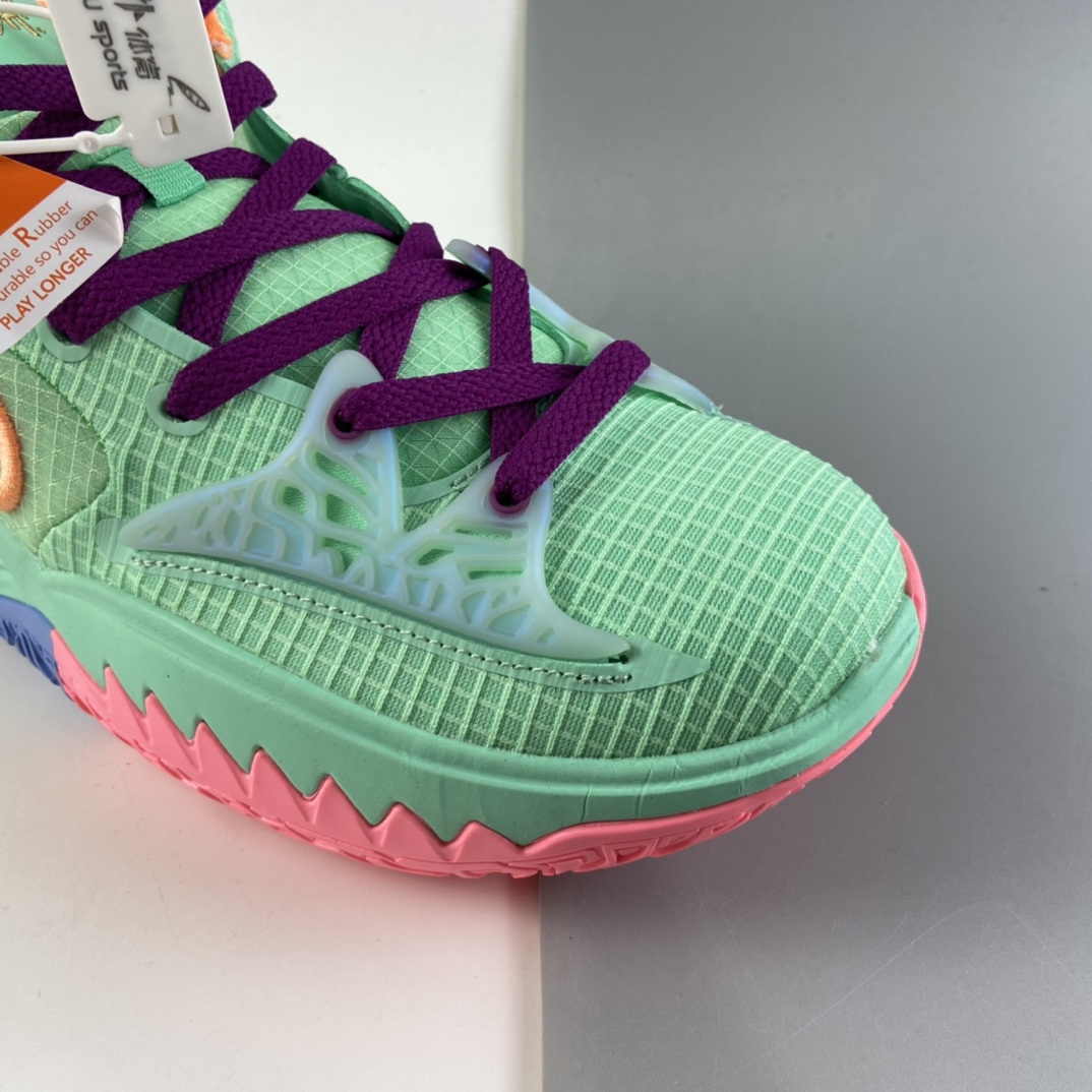 P220  NIKE Kyrie Low 4 EP 欧文4代低帮实战篮球鞋 CZ0105-300