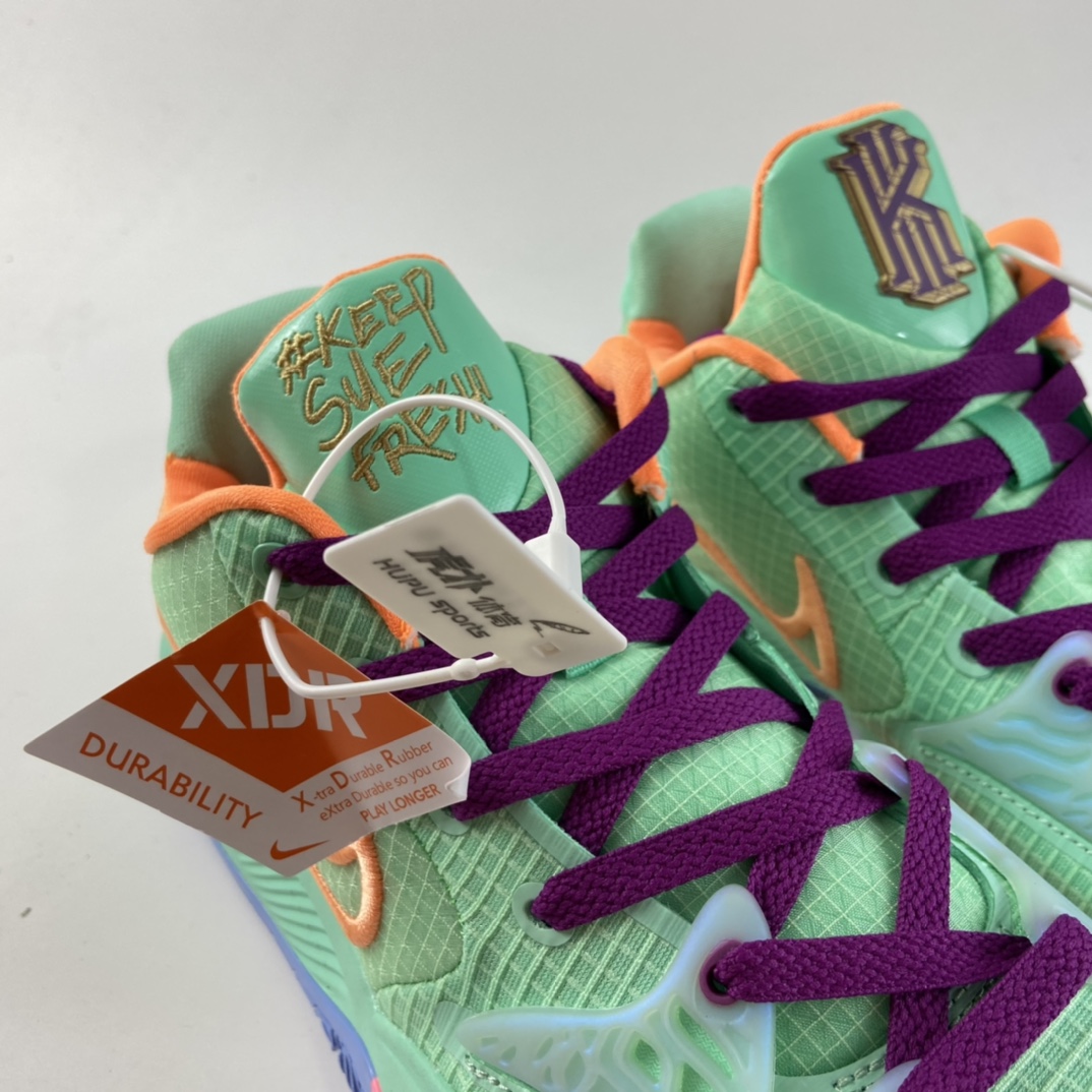 P220  NIKE Kyrie Low 4 EP 欧文4代低帮实战篮球鞋 CZ0105-300