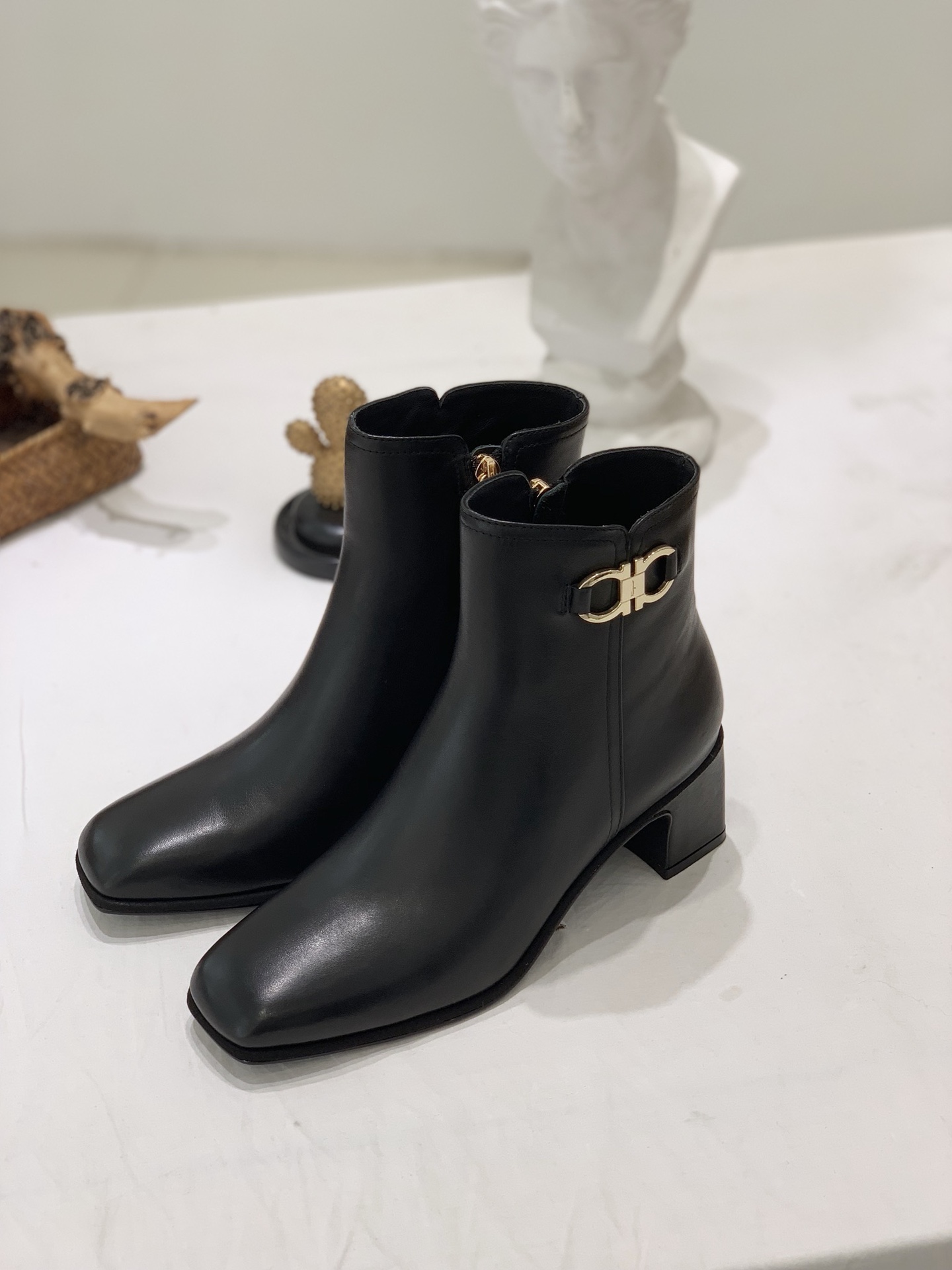 [Ferragamo Women