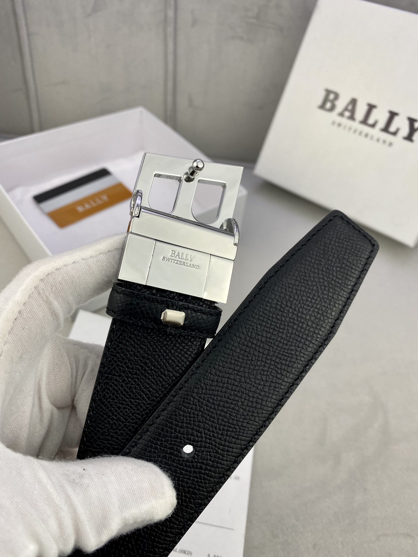 Authentic 3.5cm BALLY Barley Belts with Gold/Silver Buttons for Purchase and Customization. - 图片 9