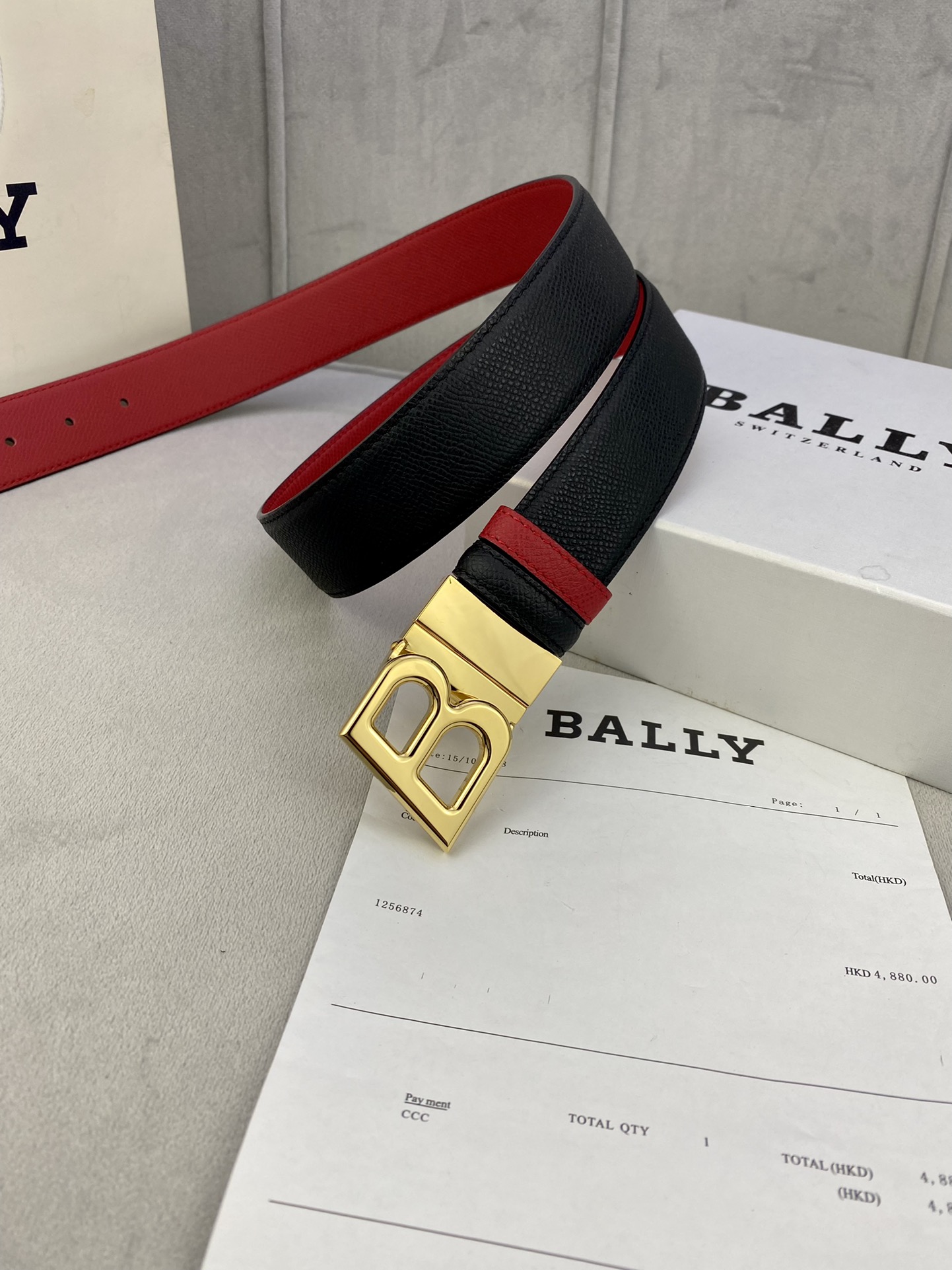 Stylish BALLY Calf Skin Gill Width 3.5 cm with Gold/Silver Buttons. - 图片 5