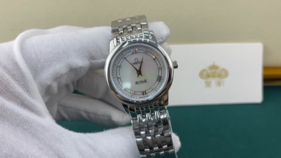 Omega 皇家 欧米茄蝶飞，女款贝母面