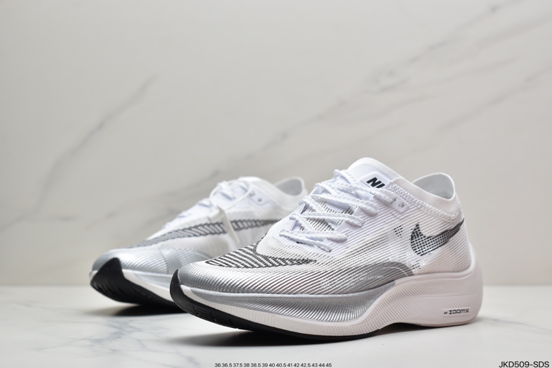 160 耐克Nike ZoomX Vaporfly Next% 马拉松跑步鞋鞋面使用了全新 DM9056-100