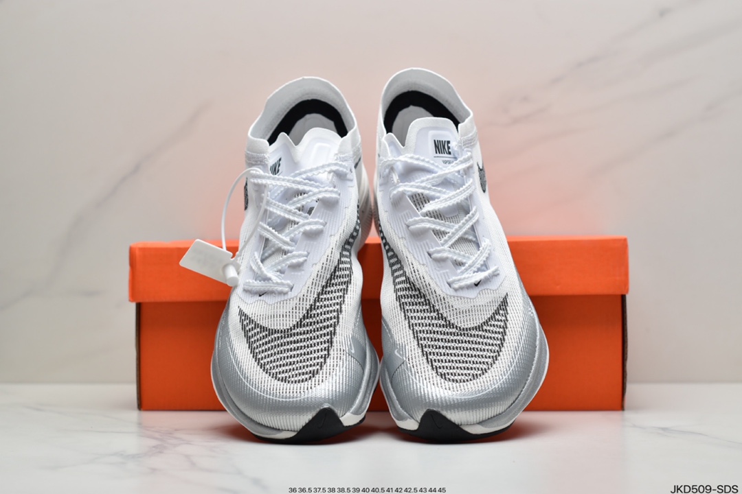 160 耐克Nike ZoomX Vaporfly Next% 马拉松跑步鞋鞋面使用了全新 DM9056-100