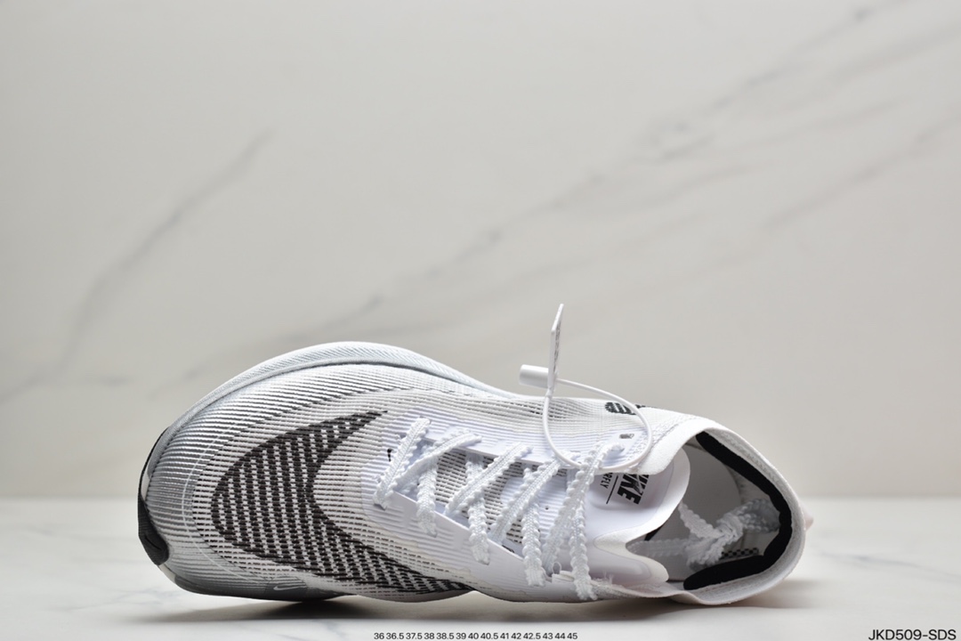 160 耐克Nike ZoomX Vaporfly Next% 马拉松跑步鞋鞋面使用了全新 DM9056-100