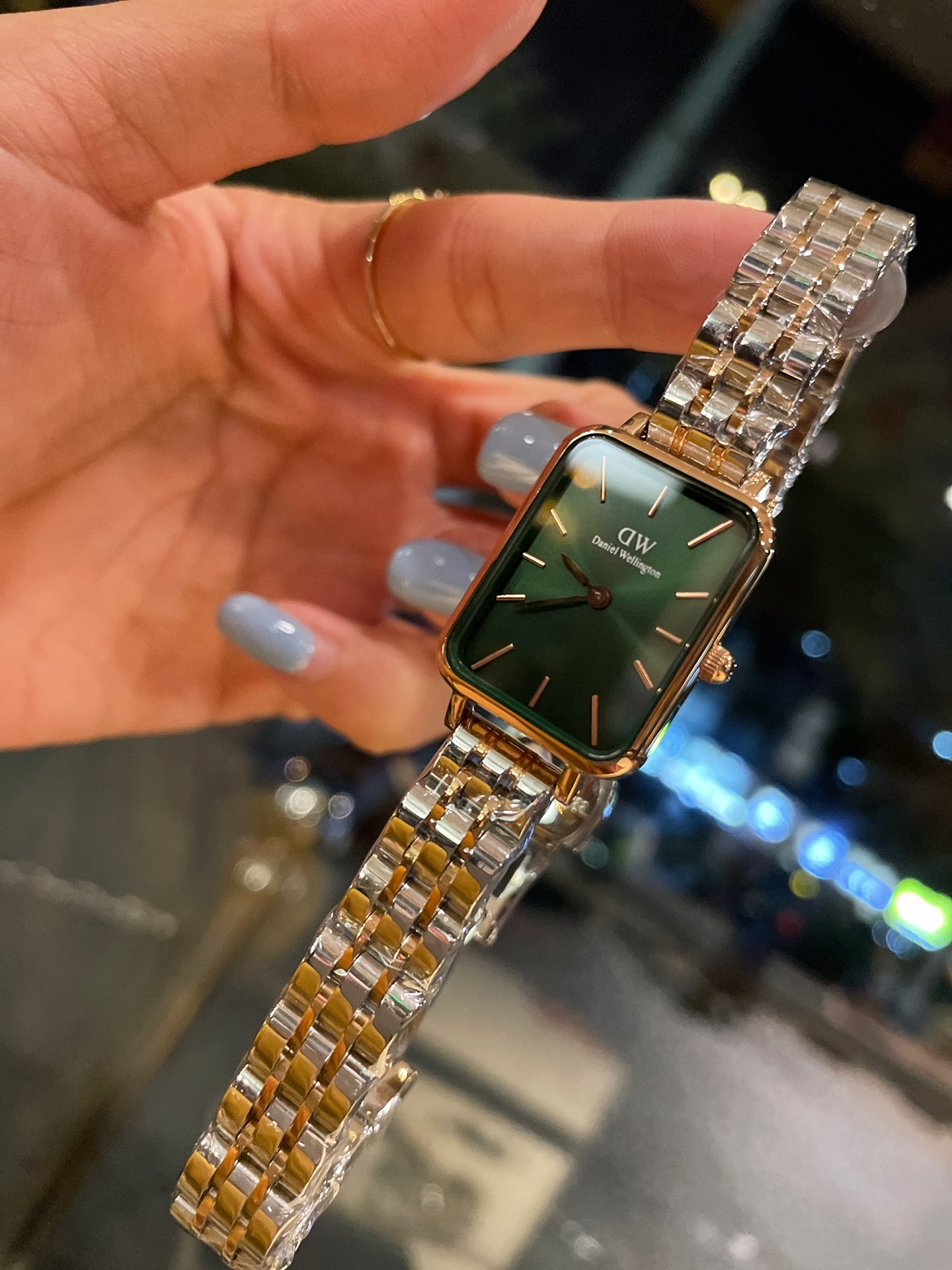 New DW Van Bing Watch: Retro-Modern Design, Quality Materials, Unique Features - 图片 9