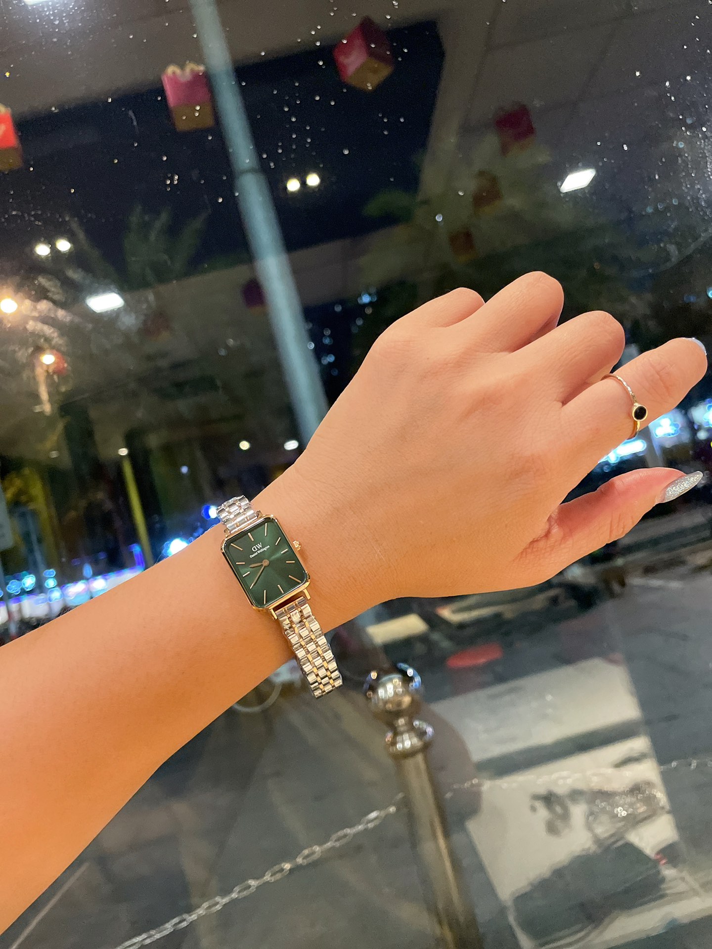 New DW Van Bing Watch: Retro-Modern Design, Quality Materials, Unique Features - 图片 7