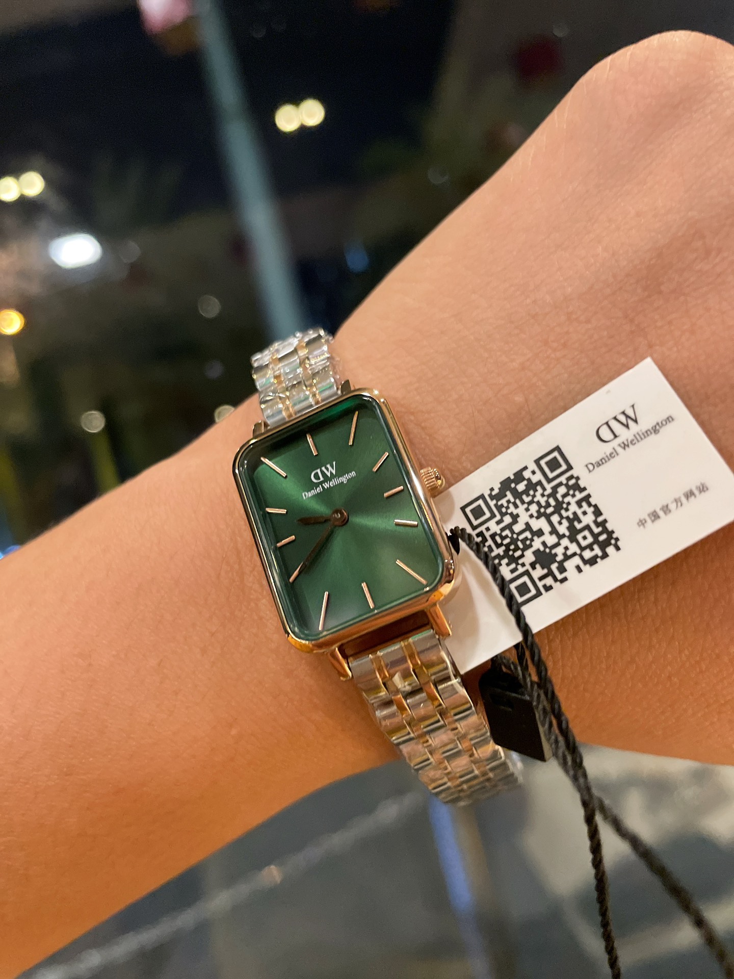 New DW Van Bing Watch: Retro-Modern Design, Quality Materials, Unique Features - 图片 5