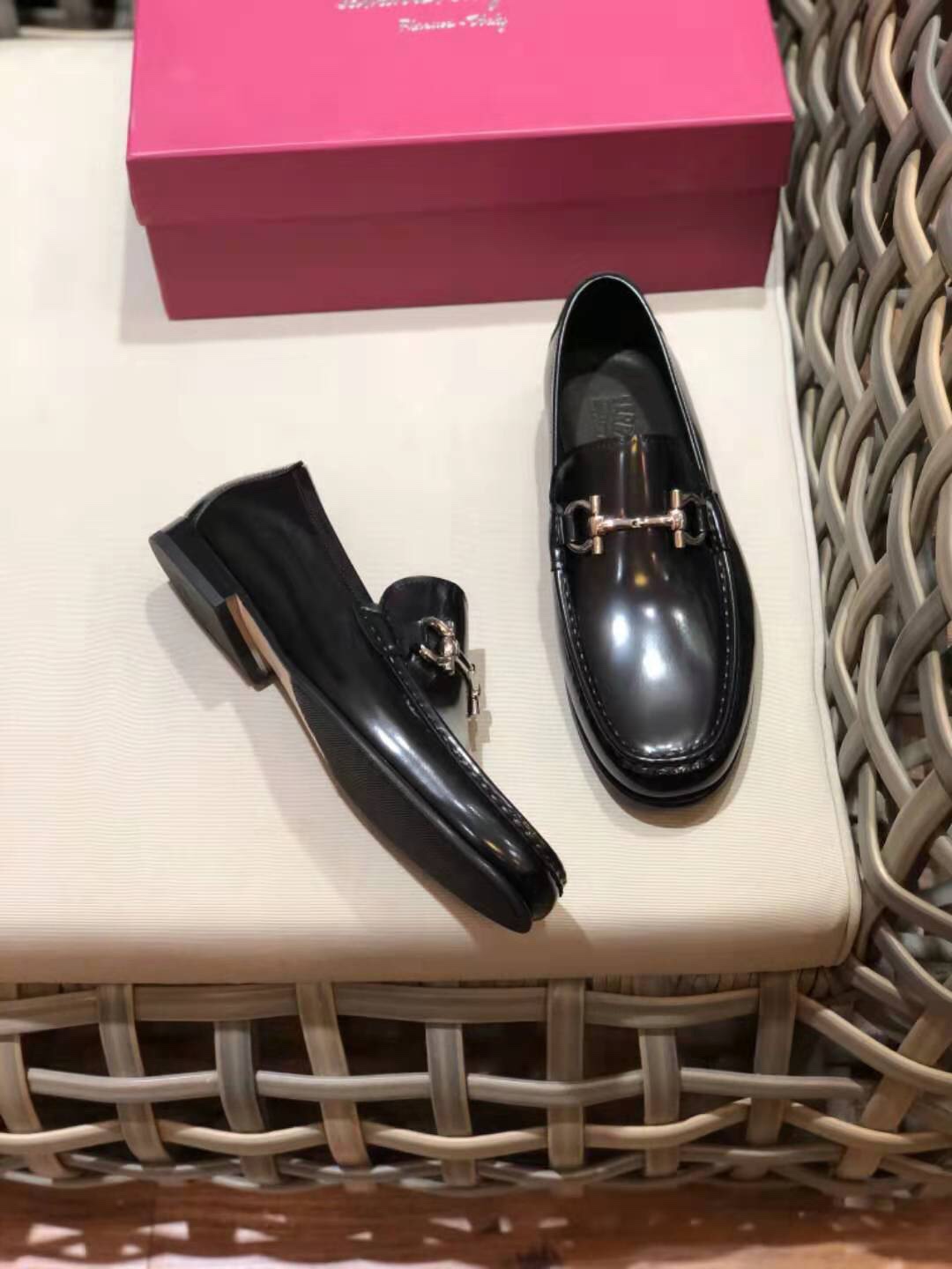Salvatore Ferragamo Men's Leather Loafers - Business Casual Shoes 4 i1628422816 3827 2