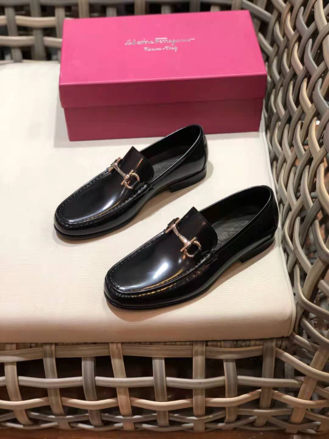 Salvatore Ferragamo Men's Leather Loafers - Business Casual Shoes 3 i1628422816 8215 1