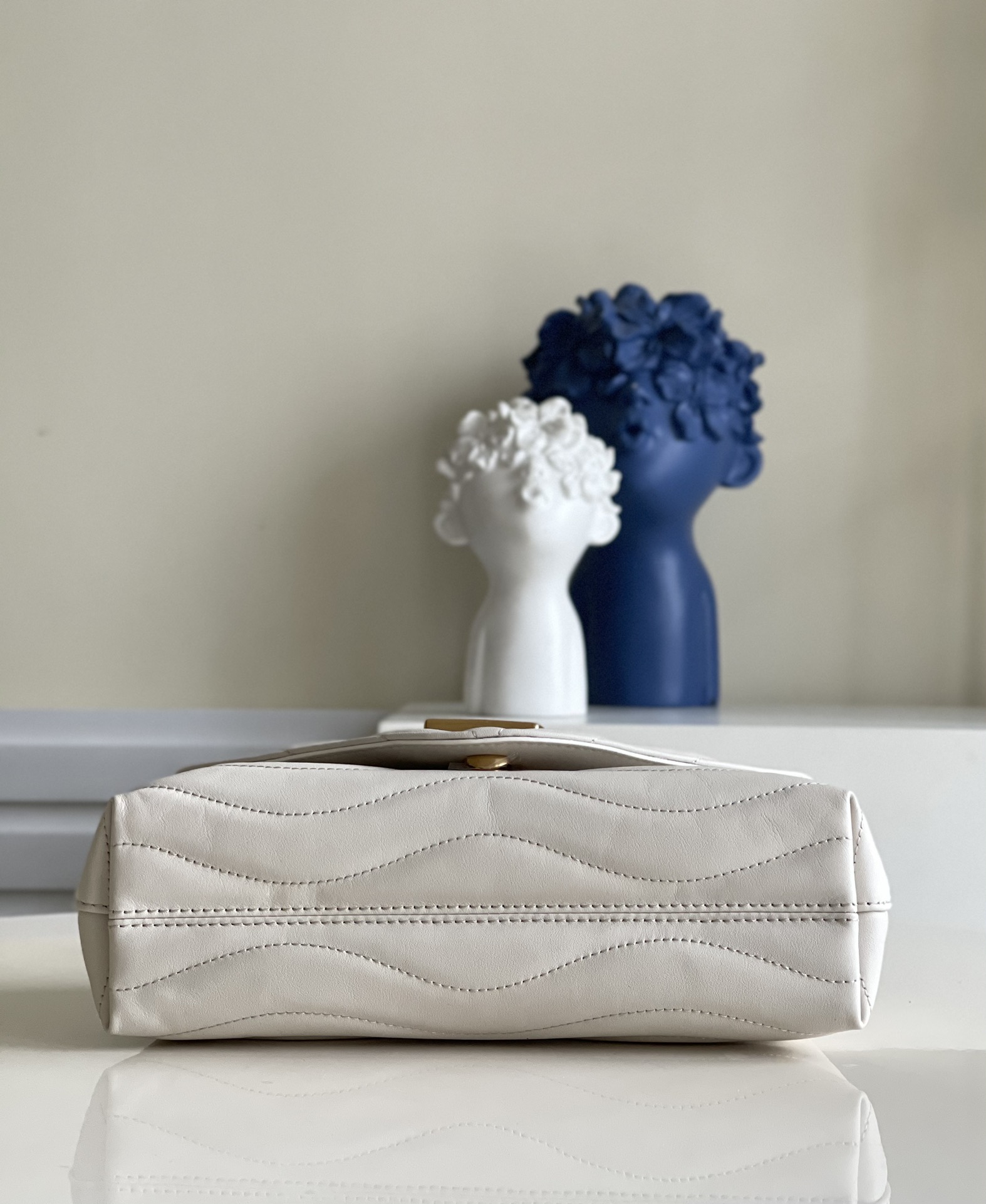 LV New Wave Chain Bag M58549白色