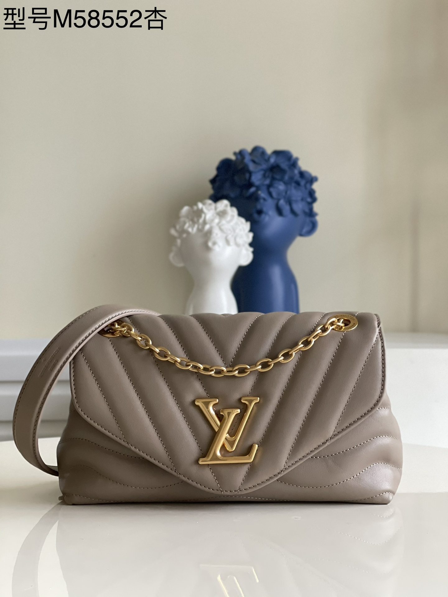 Shop Louis Vuitton Louis Vuitton New Wave Chain Bag Mm (M58550) by MUTIARA