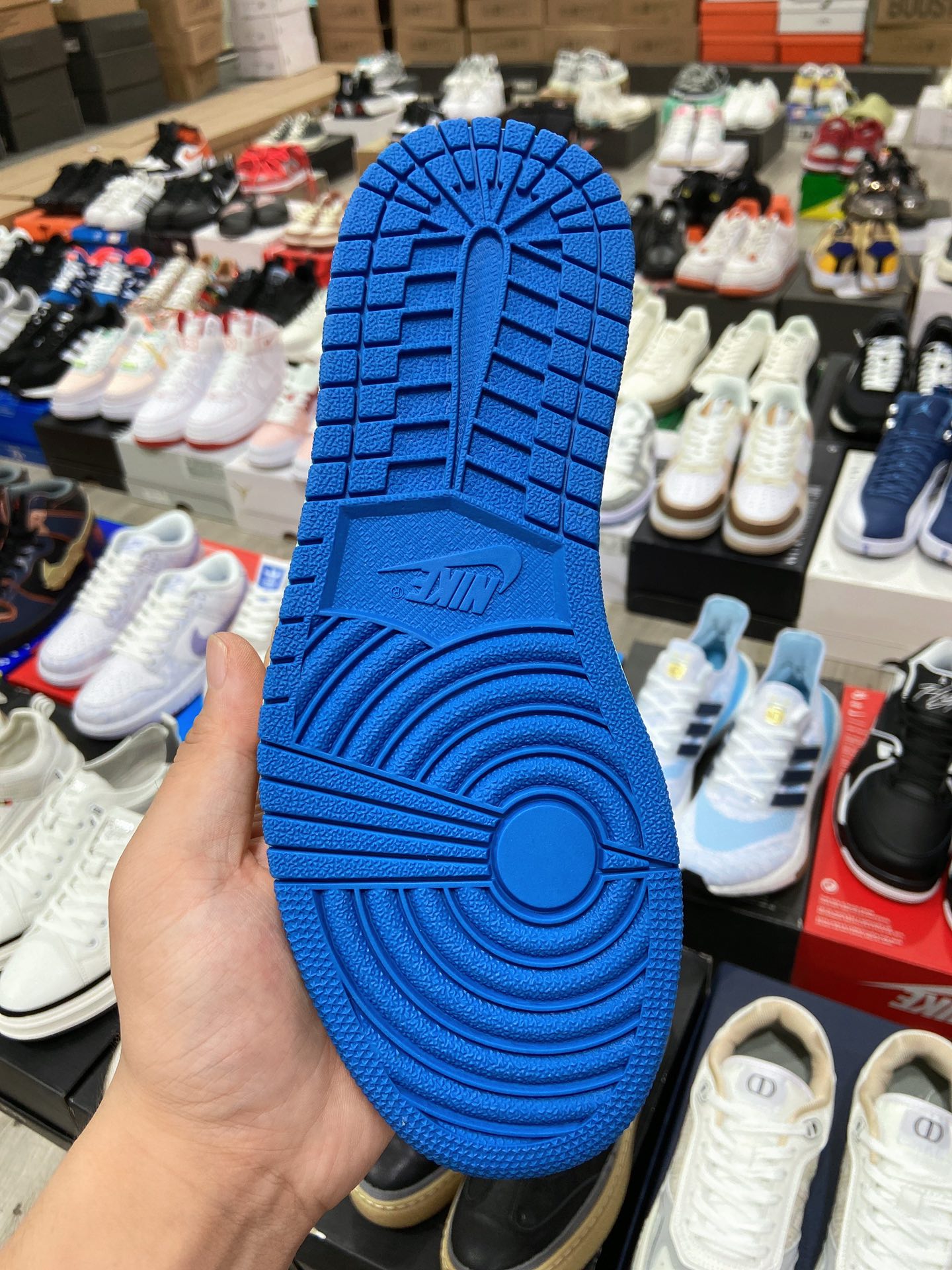 480 Travis Scott x Fragment x Air Jordan 1 High“Military Blue”闪电倒钩 DH3227-105-莆田鞋,莆田鞋货源,高仿鞋,高仿鞋货源,安福档口,莆田高仿鞋,莆田鞋批发,高仿鞋批发,莆田高仿运动鞋,高仿运动鞋,莆田运动鞋 480 Travis Scott x Fragment x Air Jordan 1 High“Military Blue”闪电倒钩 DH3227-105