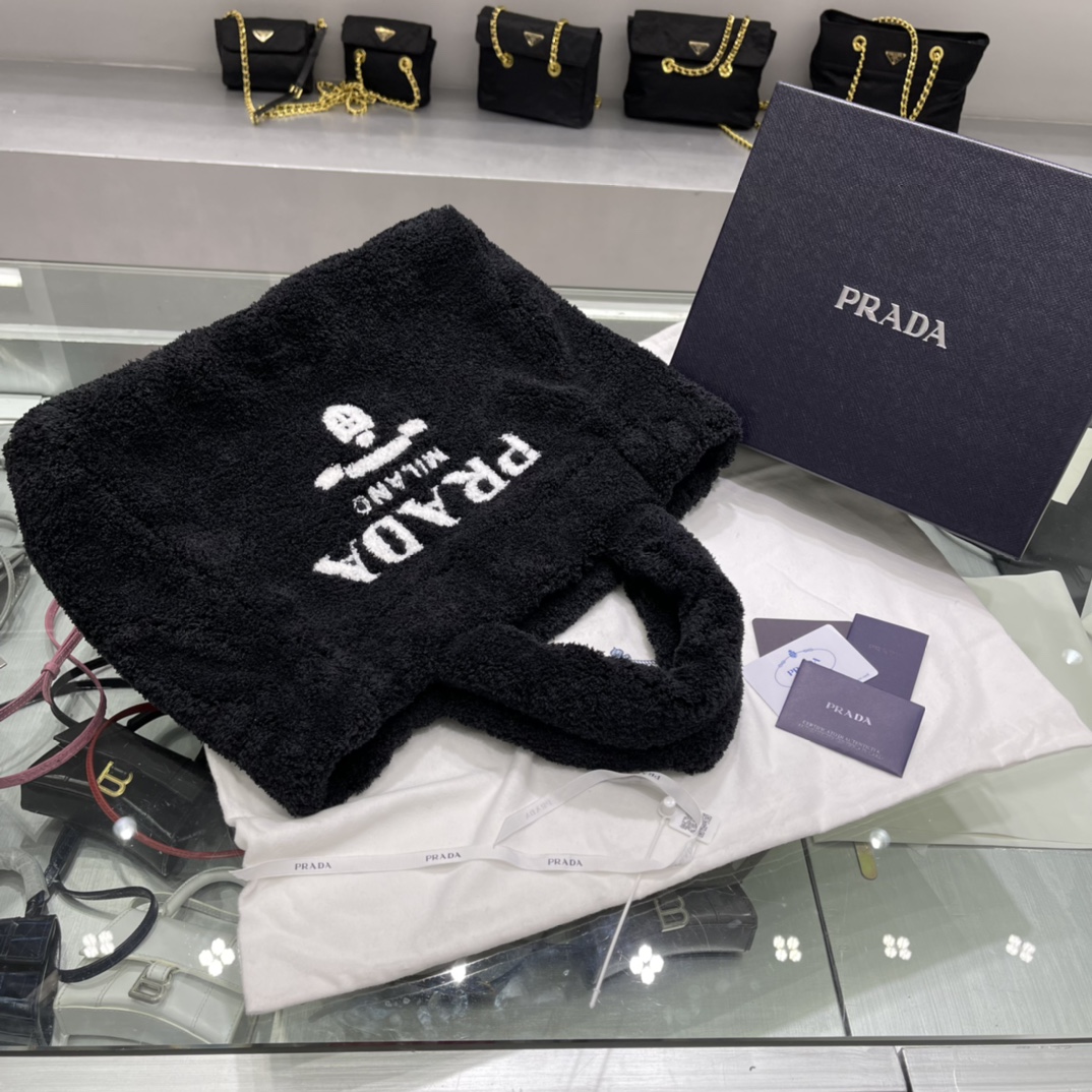 Prada 毛绒绒新款购物袋®