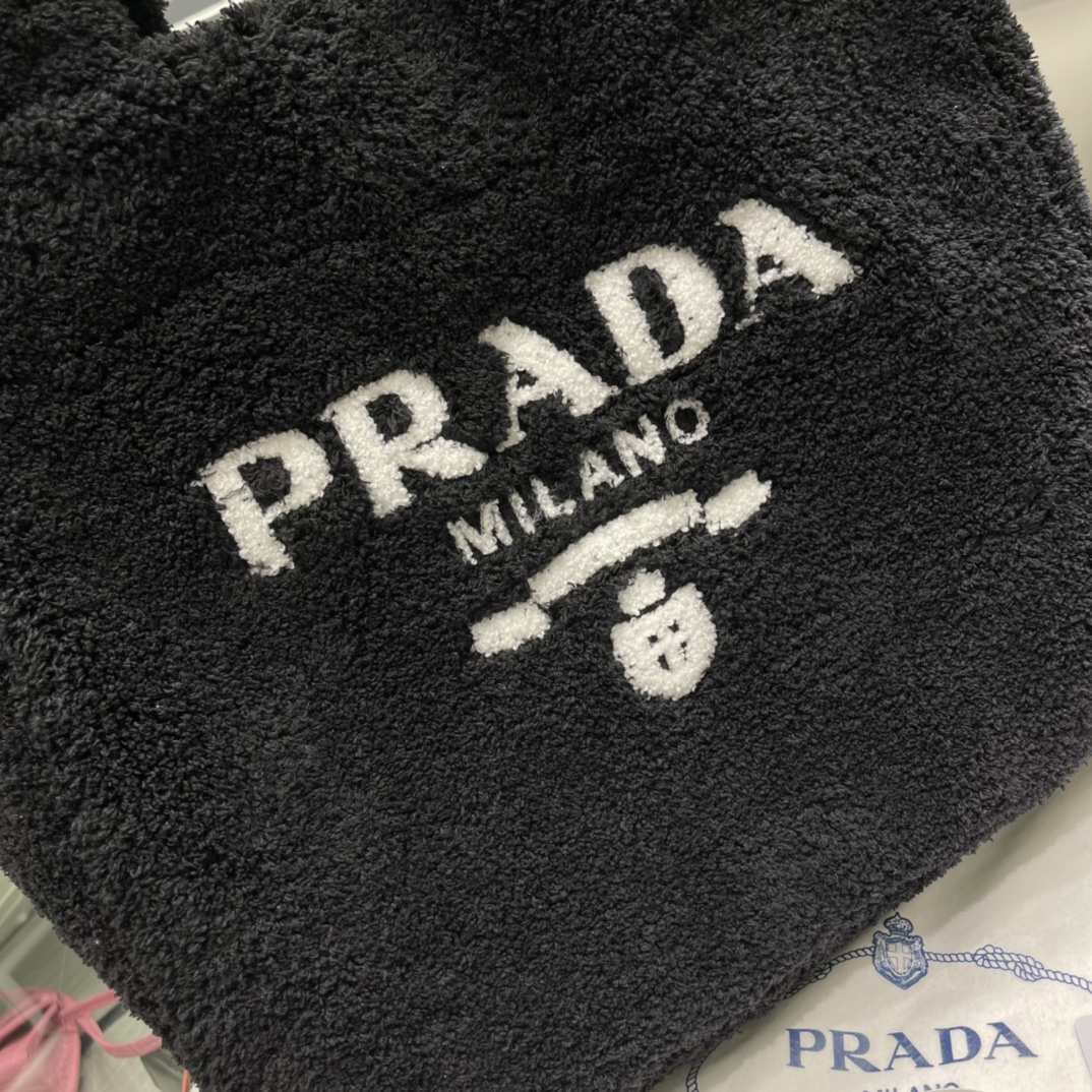 Prada 毛绒绒新款购物袋®