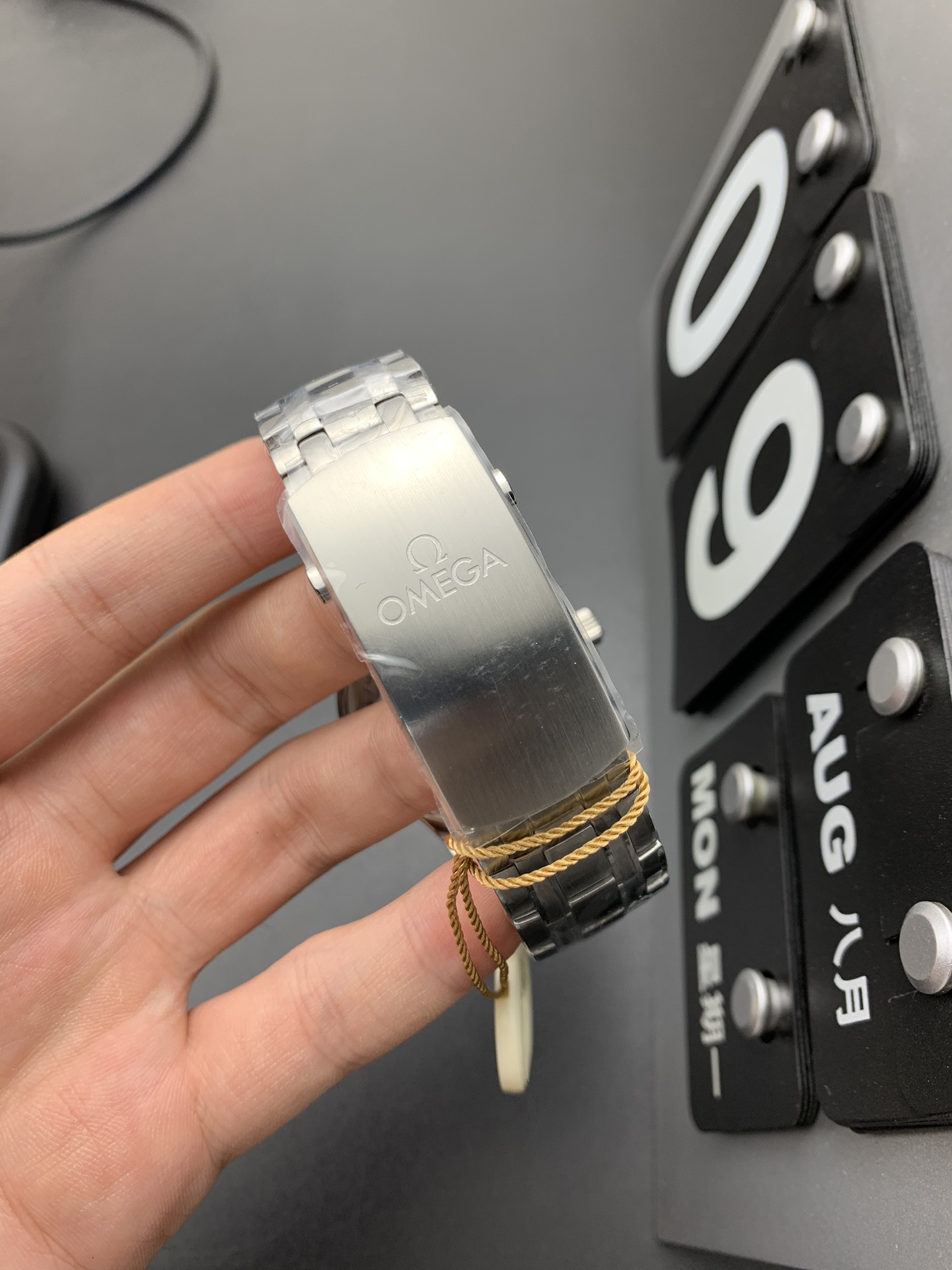 Omega 蓝灰海马300