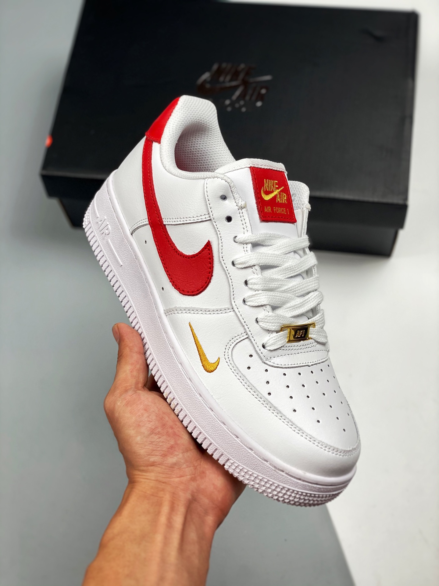Air Force 1 blanco rojo, mini swoosh, horma original, plantilla original, estilo auténtico de la Fuerza Aérea, enfocado…