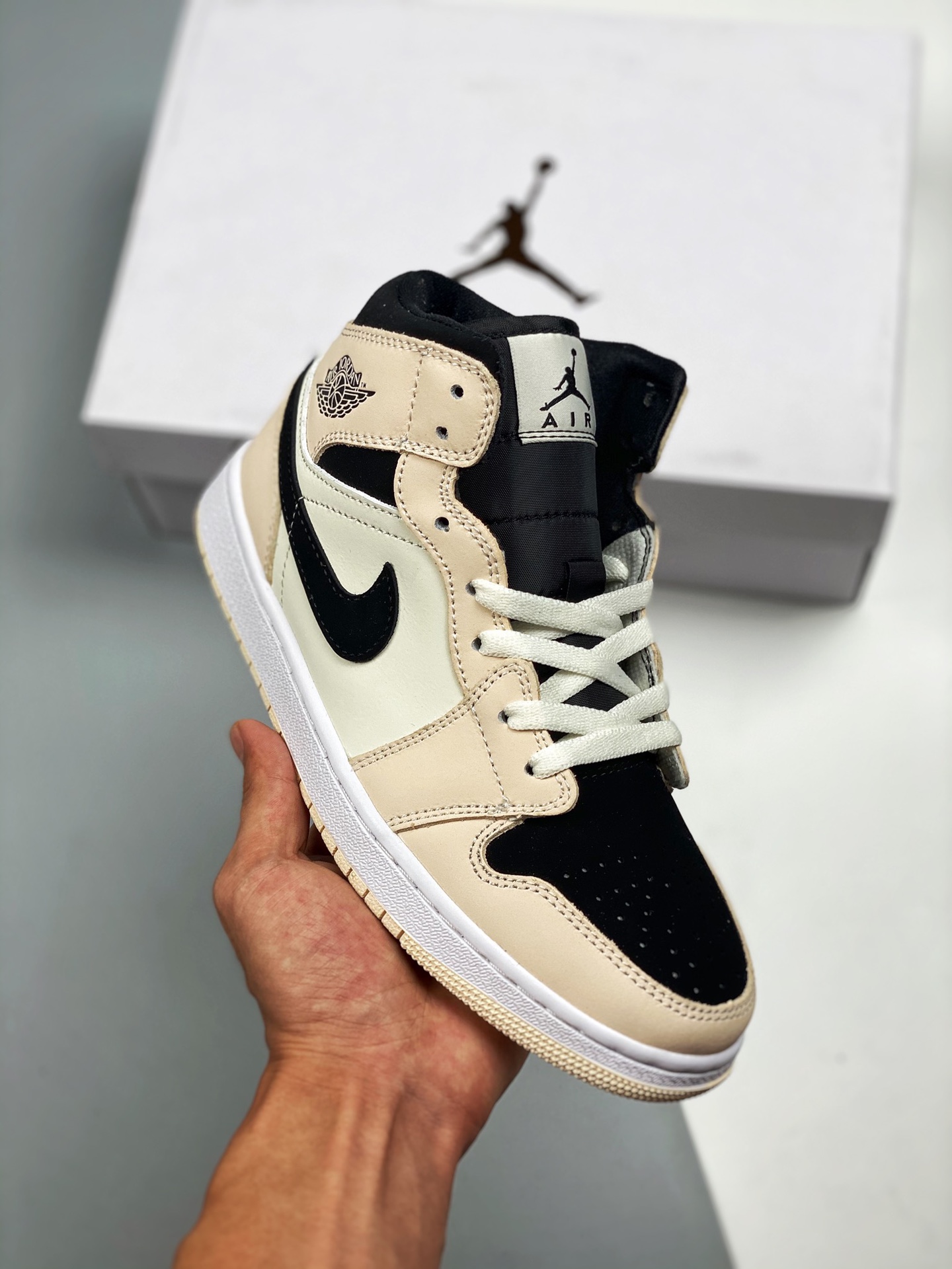Beneficio exclusivo para la temporada de regreso a clases 💥 Air Jordan 1 Mid color té con leche, serie media, nuevo lo…