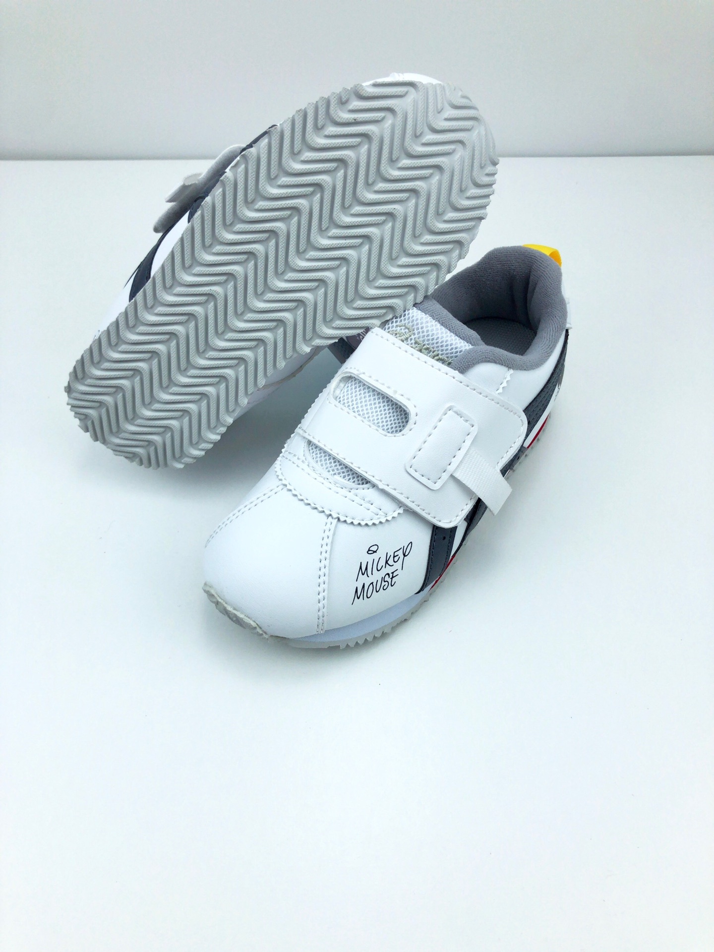 Children’s Fund with Disney’s Mickey McKinney Designs for Ages 6-12: Sizes 28-37 - 图片 8