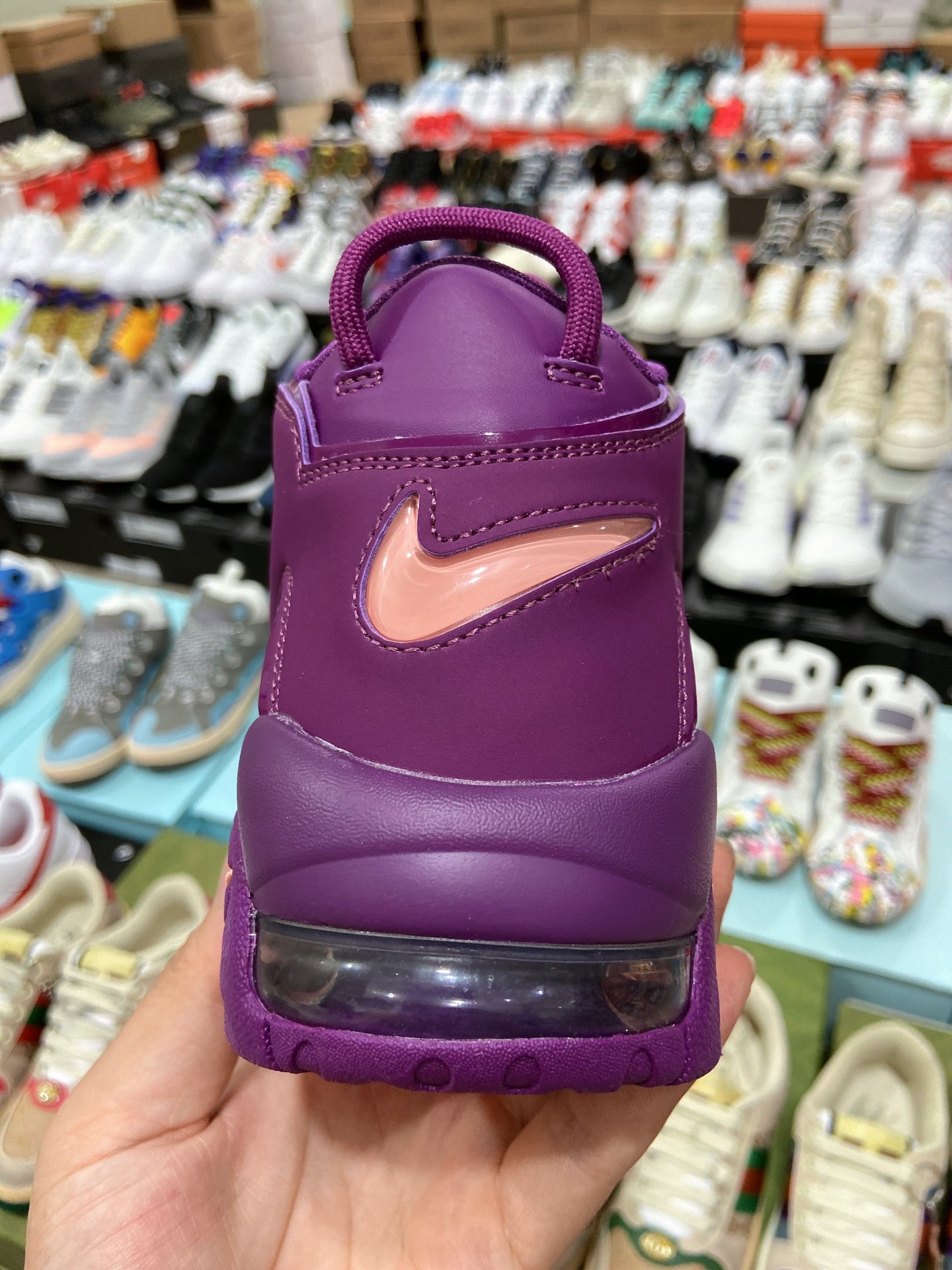260高版本 耐克 Nike Air More Uptempo皮蓬经典高街百搭篮球鞋系列 AV8237-800