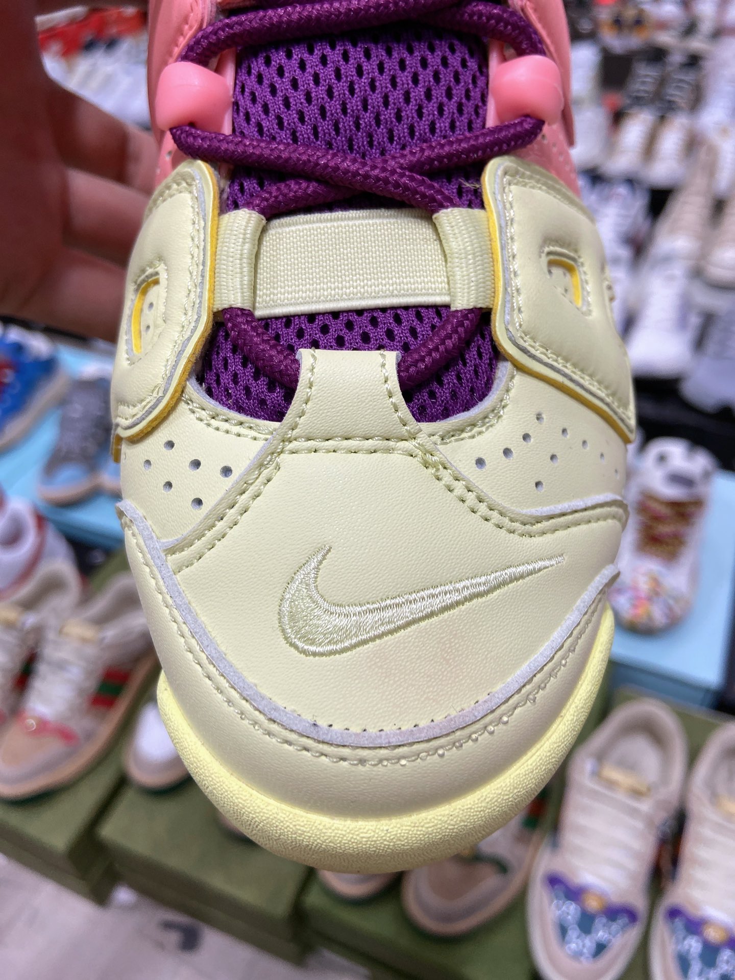 260高版本 耐克 Nike Air More Uptempo皮蓬经典高街百搭篮球鞋系列 AV8237-800