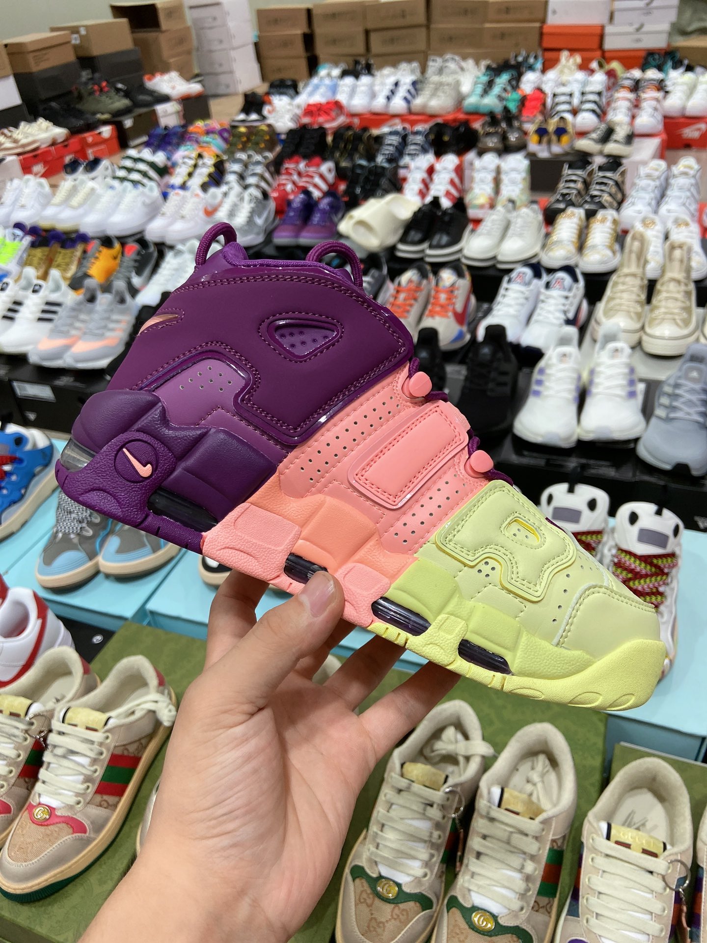 260高版本 耐克 Nike Air More Uptempo皮蓬经典高街百搭篮球鞋系列 AV8237-800