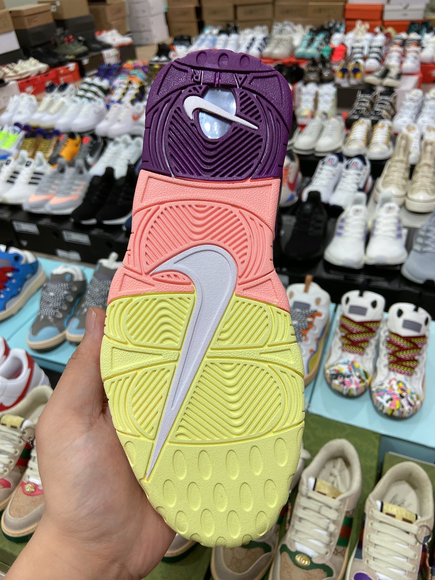 260高版本 耐克 Nike Air More Uptempo皮蓬经典高街百搭篮球鞋系列 AV8237-800