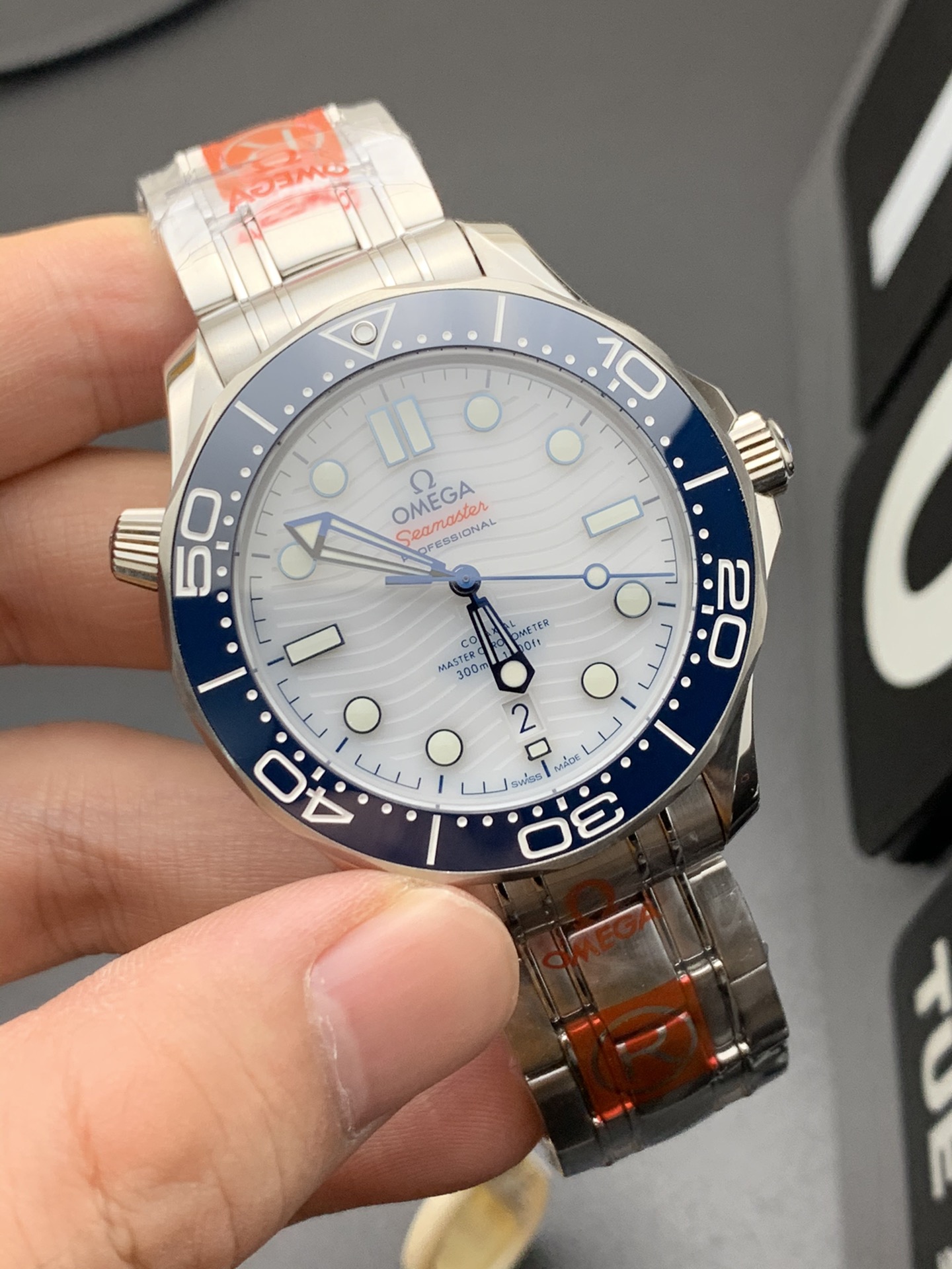 Omega 新作——「海马 300M」2020年东京奥运会主题腕表