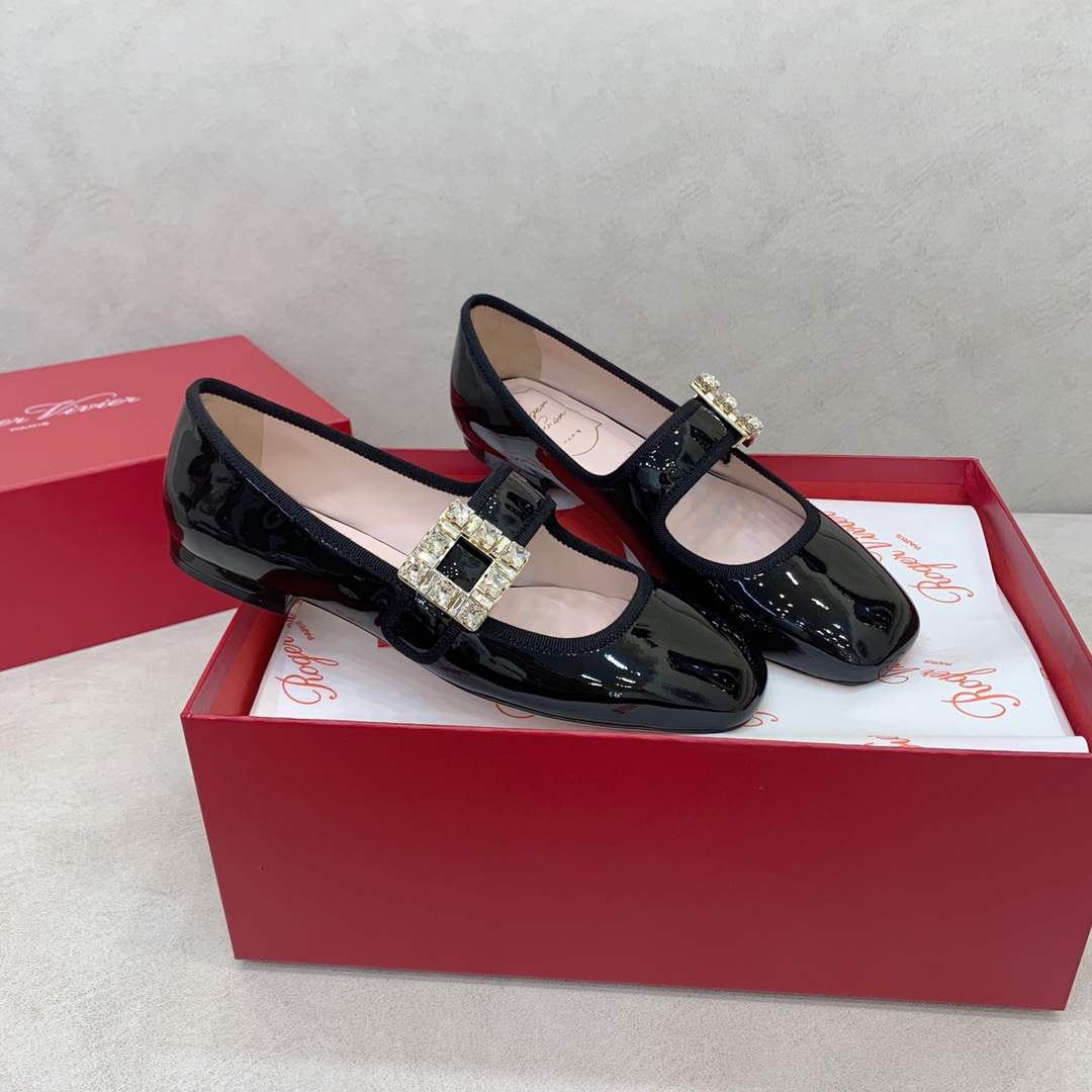 “Black Paint Drill: ROGE VIVIE Mary’s Italian Buttoned Shoes with Velvet Skin Inside” - 图片 1