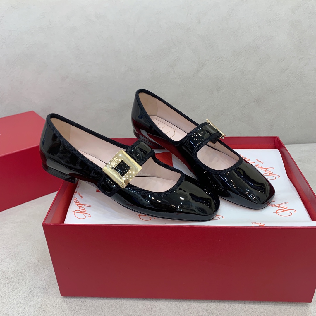 Title: “Black Paint Polish Button: ROGE VIVIE Mary’s Italian Buttoned Shoes and Velvet Oxen Pelt Skins” - 图片 1