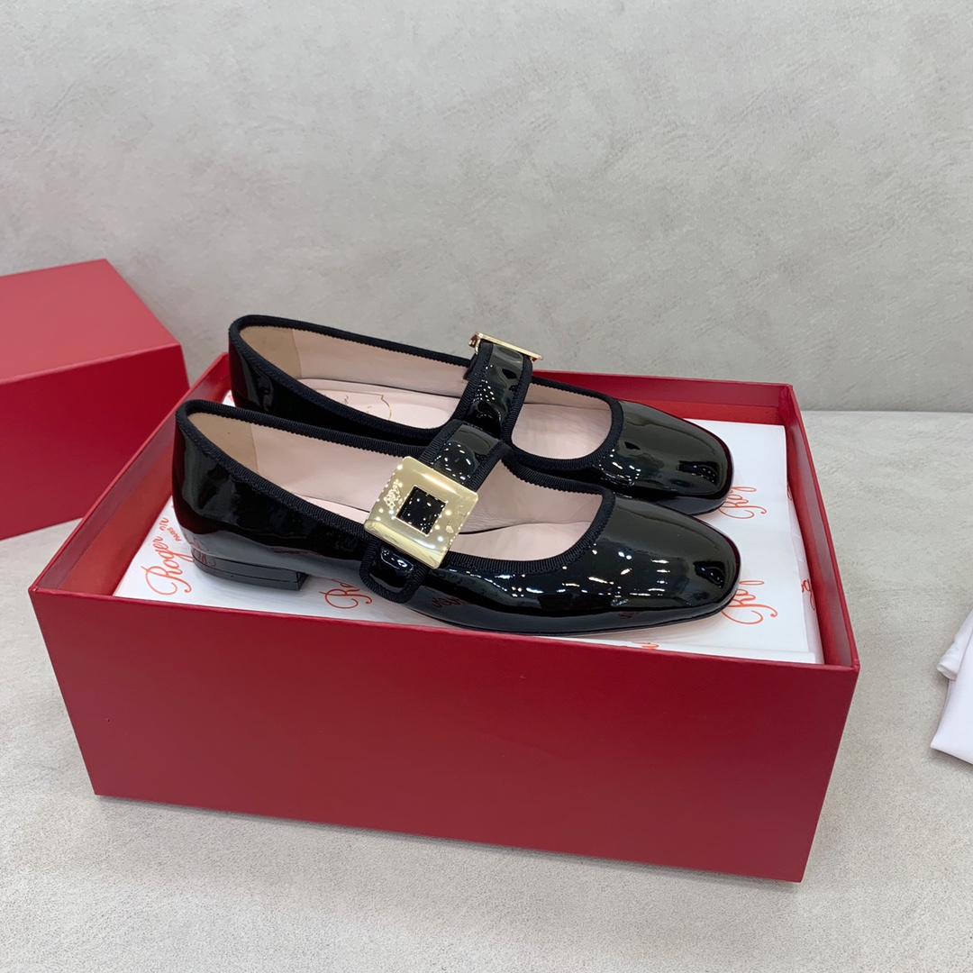 Title: “Black Paint Polish Button: ROGE VIVIE Mary’s Italian Buttoned Shoes and Velvet Oxen Pelt Skins” - 图片 3