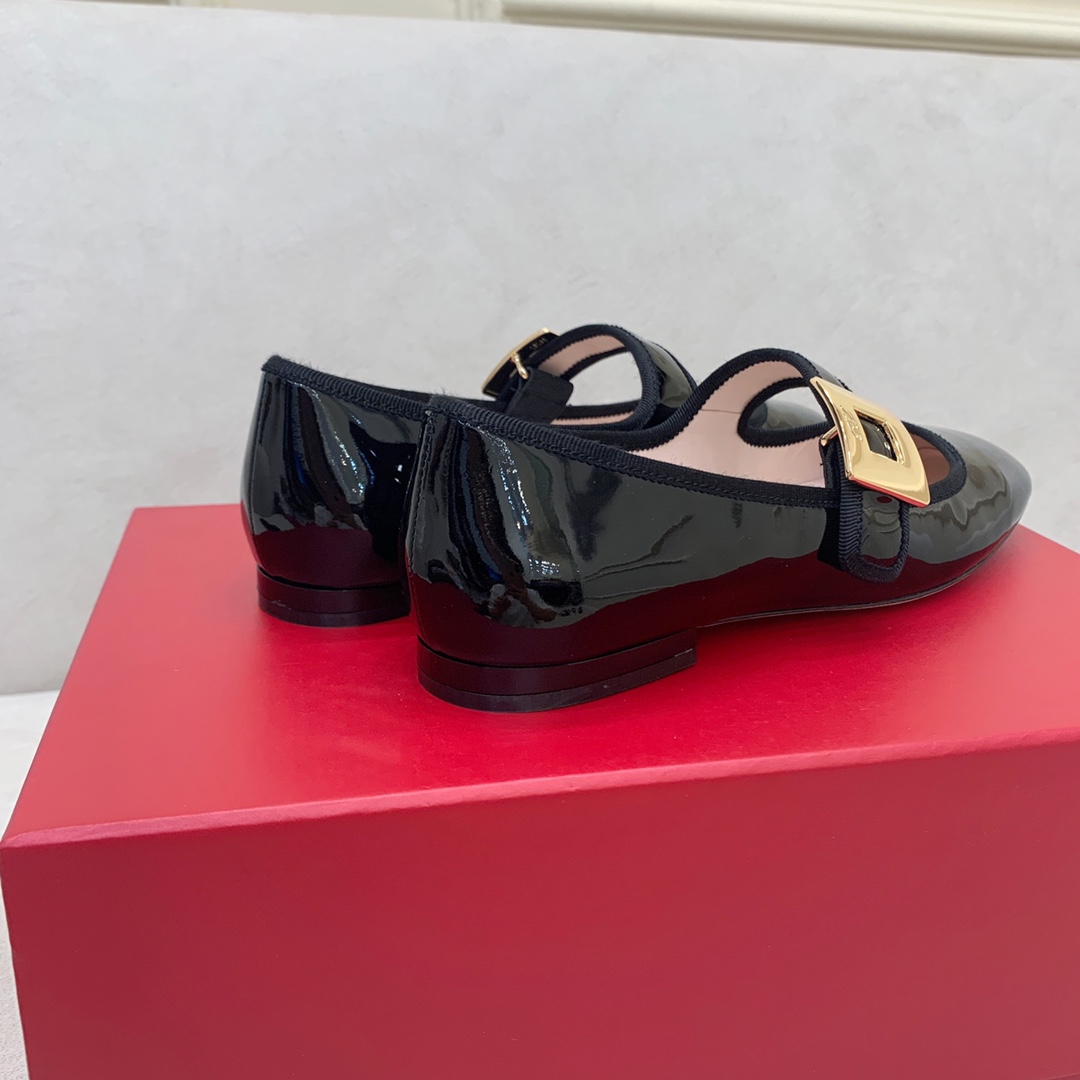 Title: “Black Paint Polish Button: ROGE VIVIE Mary’s Italian Buttoned Shoes and Velvet Oxen Pelt Skins” - 图片 5