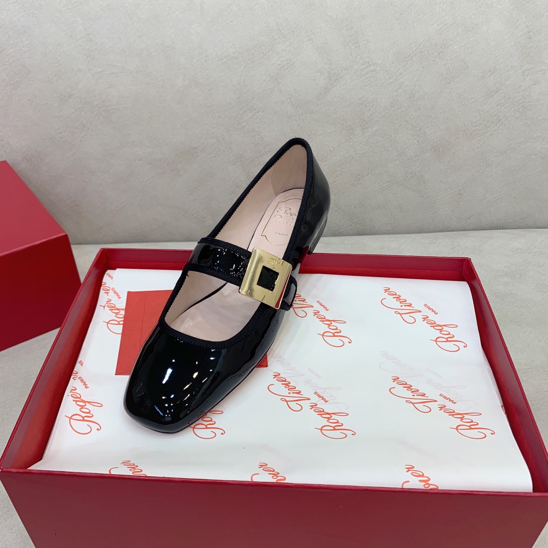 Title: “Black Paint Polish Button: ROGE VIVIE Mary’s Italian Buttoned Shoes and Velvet Oxen Pelt Skins” - 图片 2
