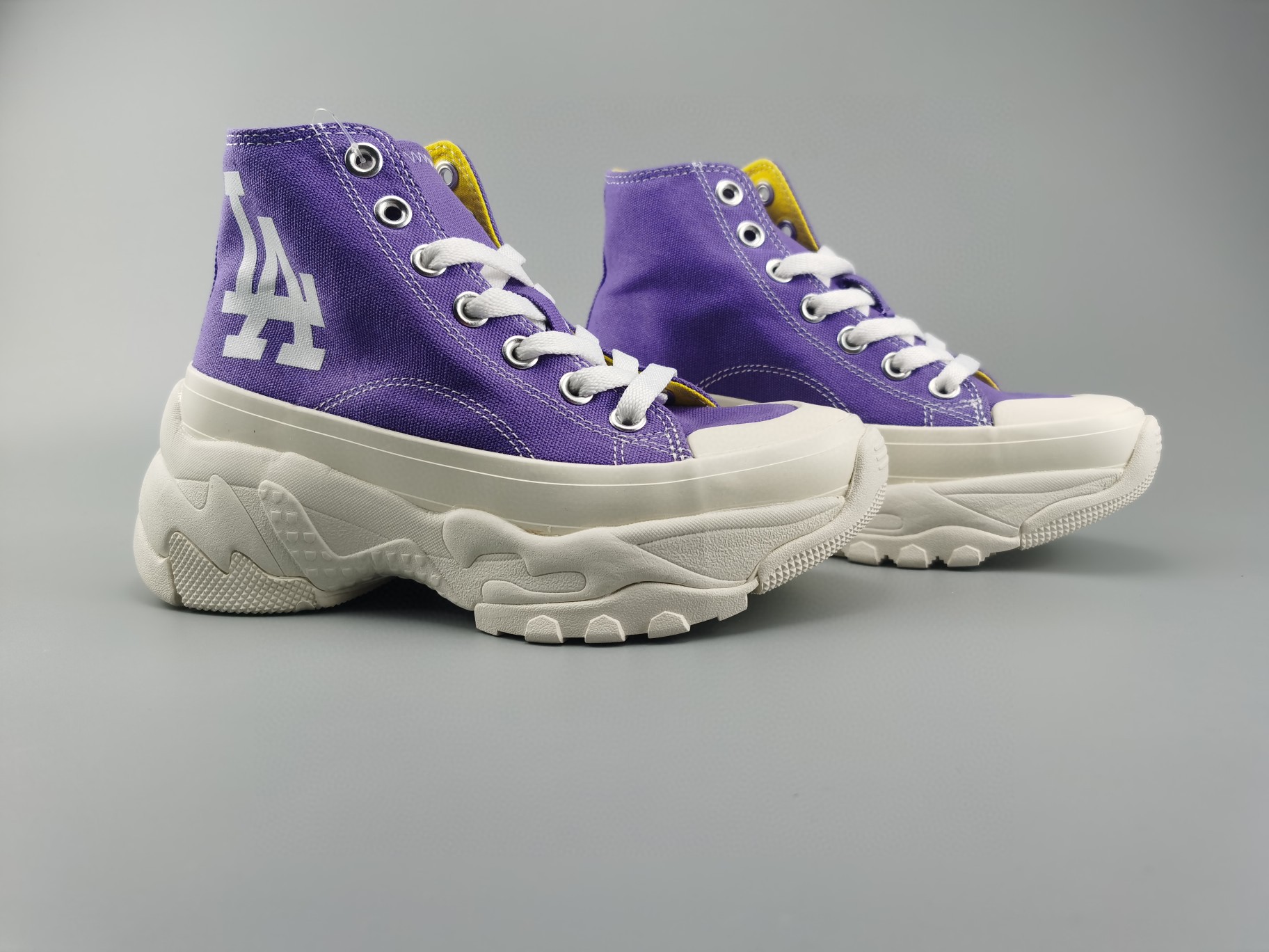 🈴️ ❗️主图集合图❗️
出货： 泫雅 王嘉尔同款  顶级品质 真标1：1  MLB新品帆布鞋 NY老爹增高 原鞋琉化条工艺 36 36.5 37.5 38 38.5 39 40